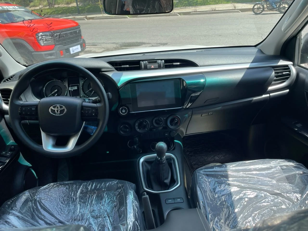 2026 Toyota Hilux SR5 4x4 Sincronica — photo 5