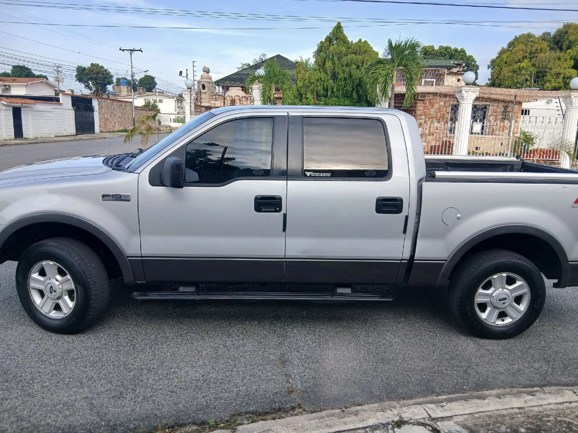 2005 Ford F-150 Premium — photo 6