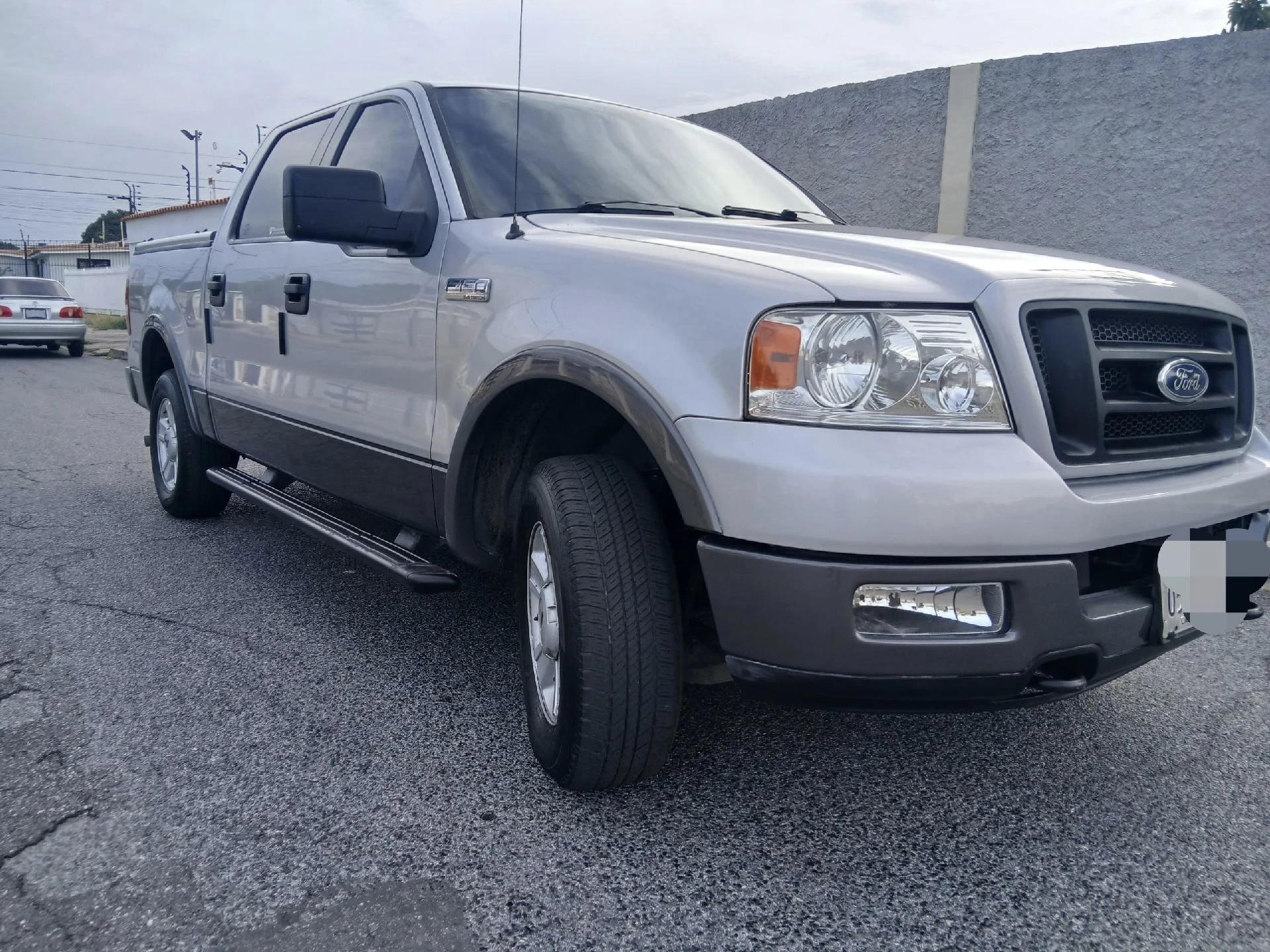 2005 Ford F-150 Premium — photo 8