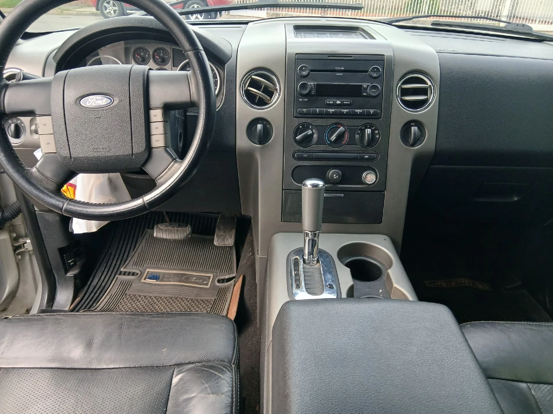 2005 Ford F-150 Premium — photo 13