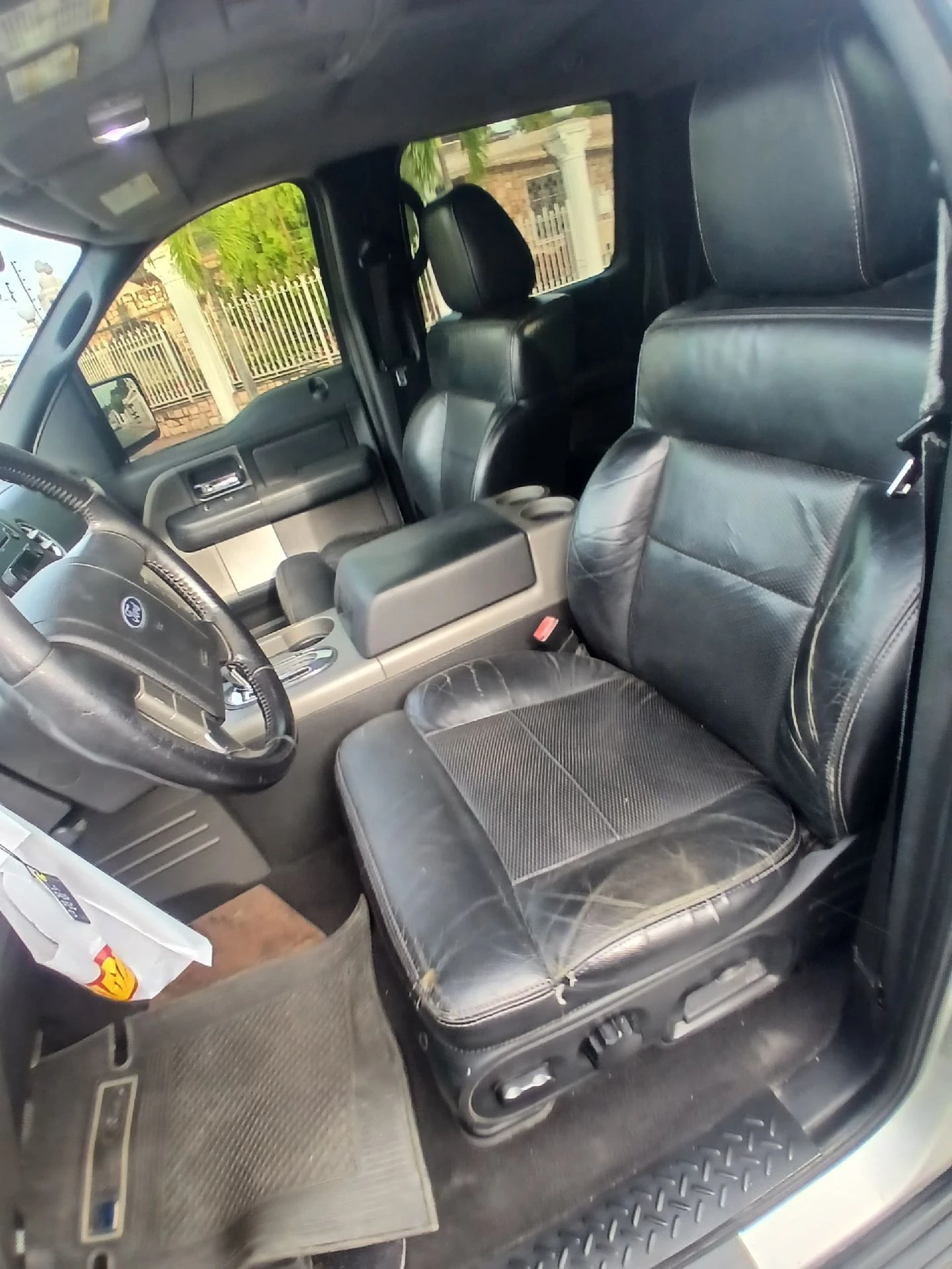 2005 Ford F-150 Premium — photo 14