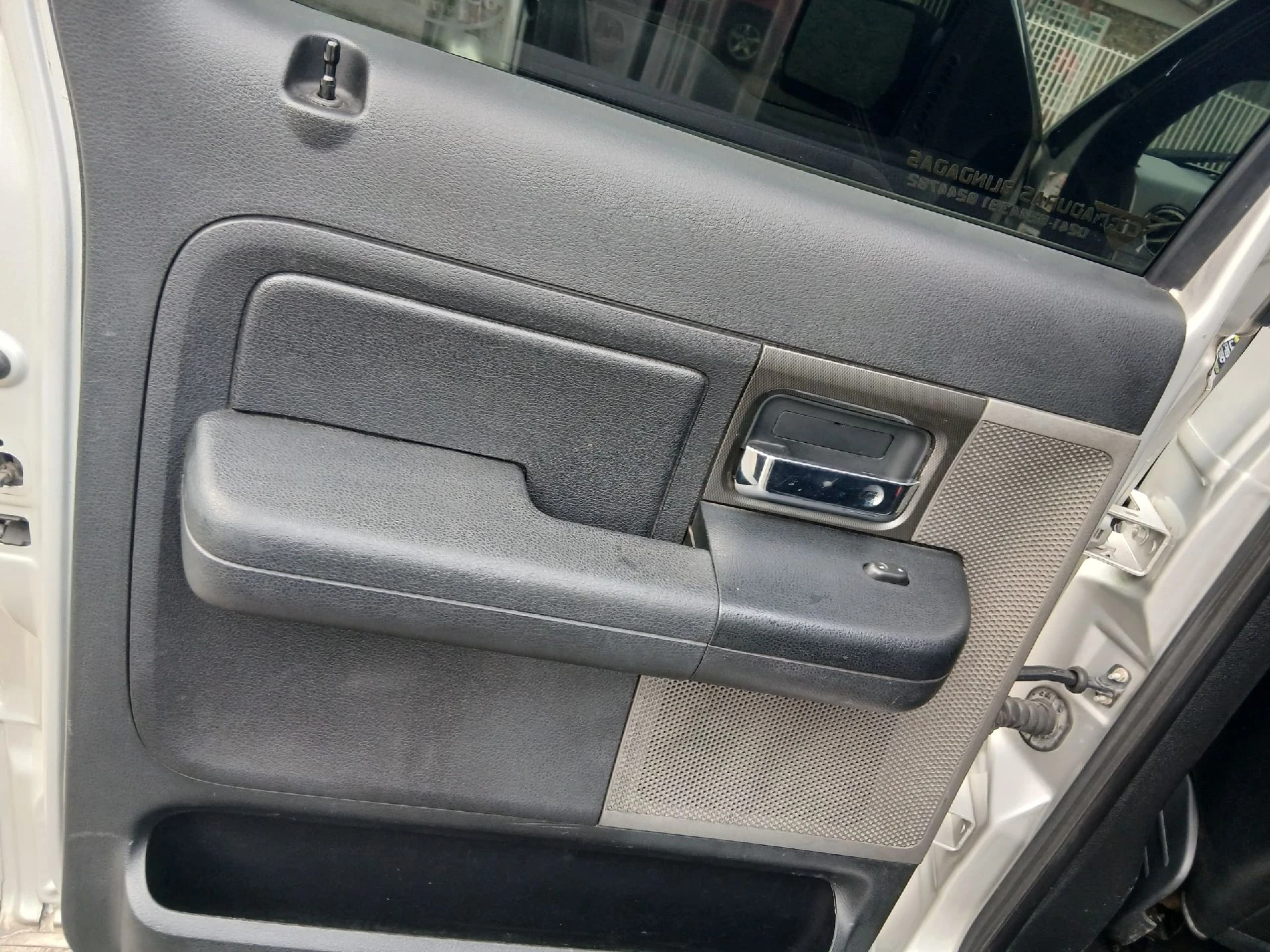 2005 Ford F-150 Premium — photo 16