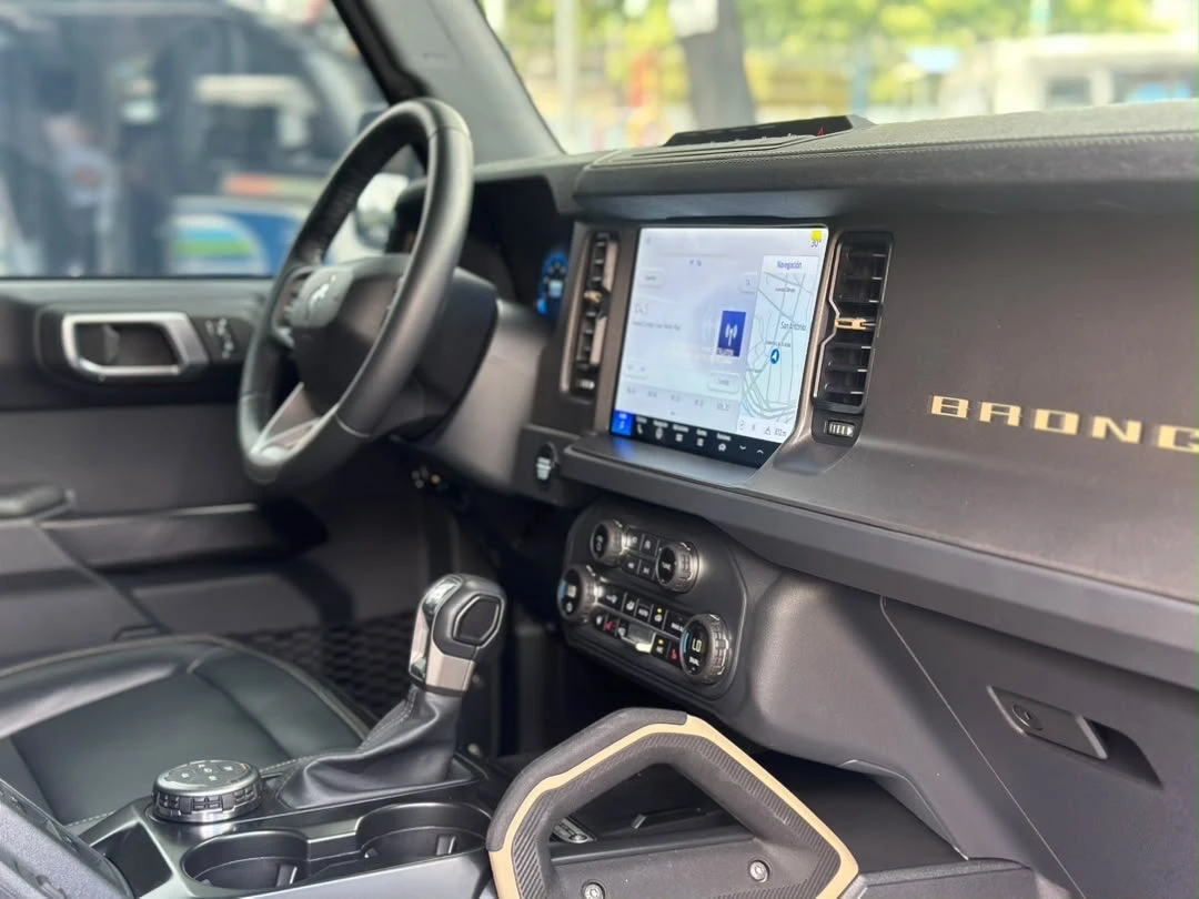 2025 Ford Bronco BADLANS — photo 2