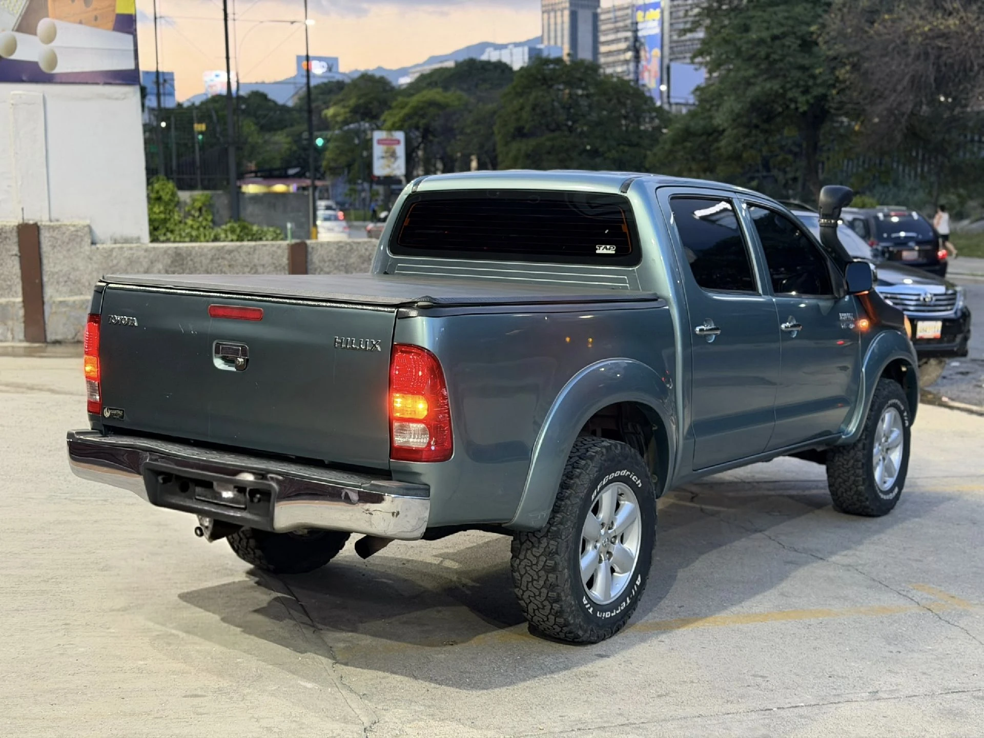 2010 Toyota Hilux V6 — photo 4