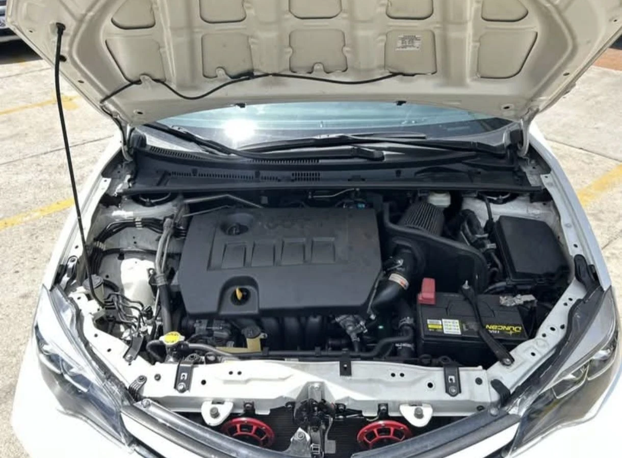 2017 Toyota Corolla SE — photo 3