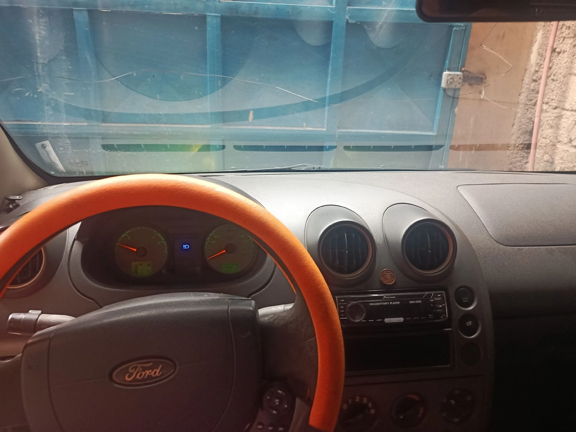 2004 Ford Fiesta Power — photo 3