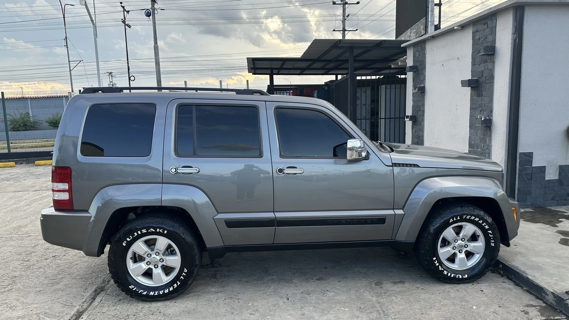2012 Jeep Cherokee Sport 4x4 — photo 4