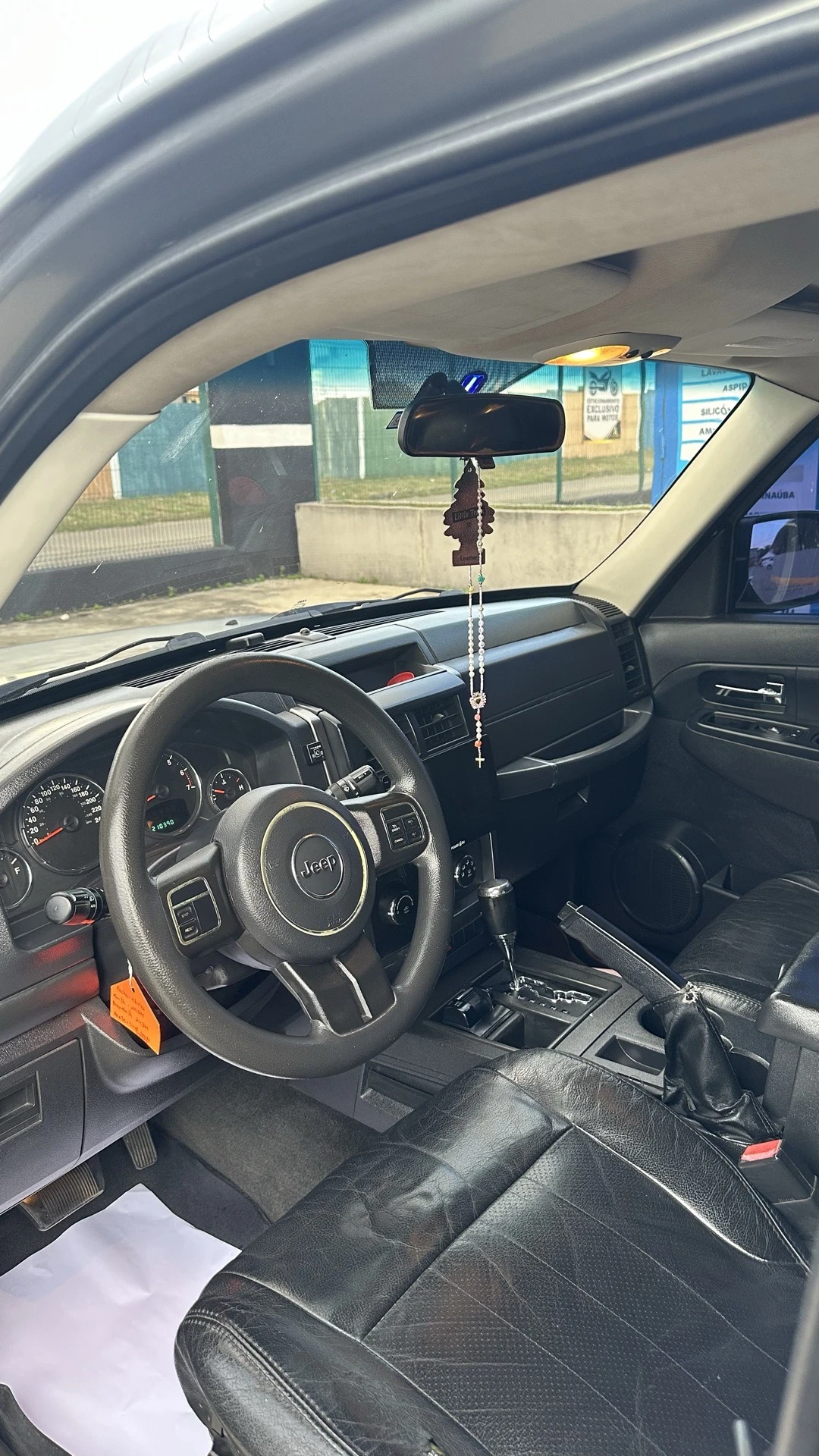 2012 Jeep Cherokee Sport 4x4 — photo 6