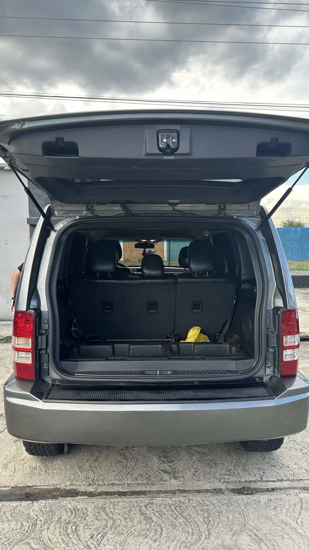 2012 Jeep Cherokee Sport 4x4 — photo 9