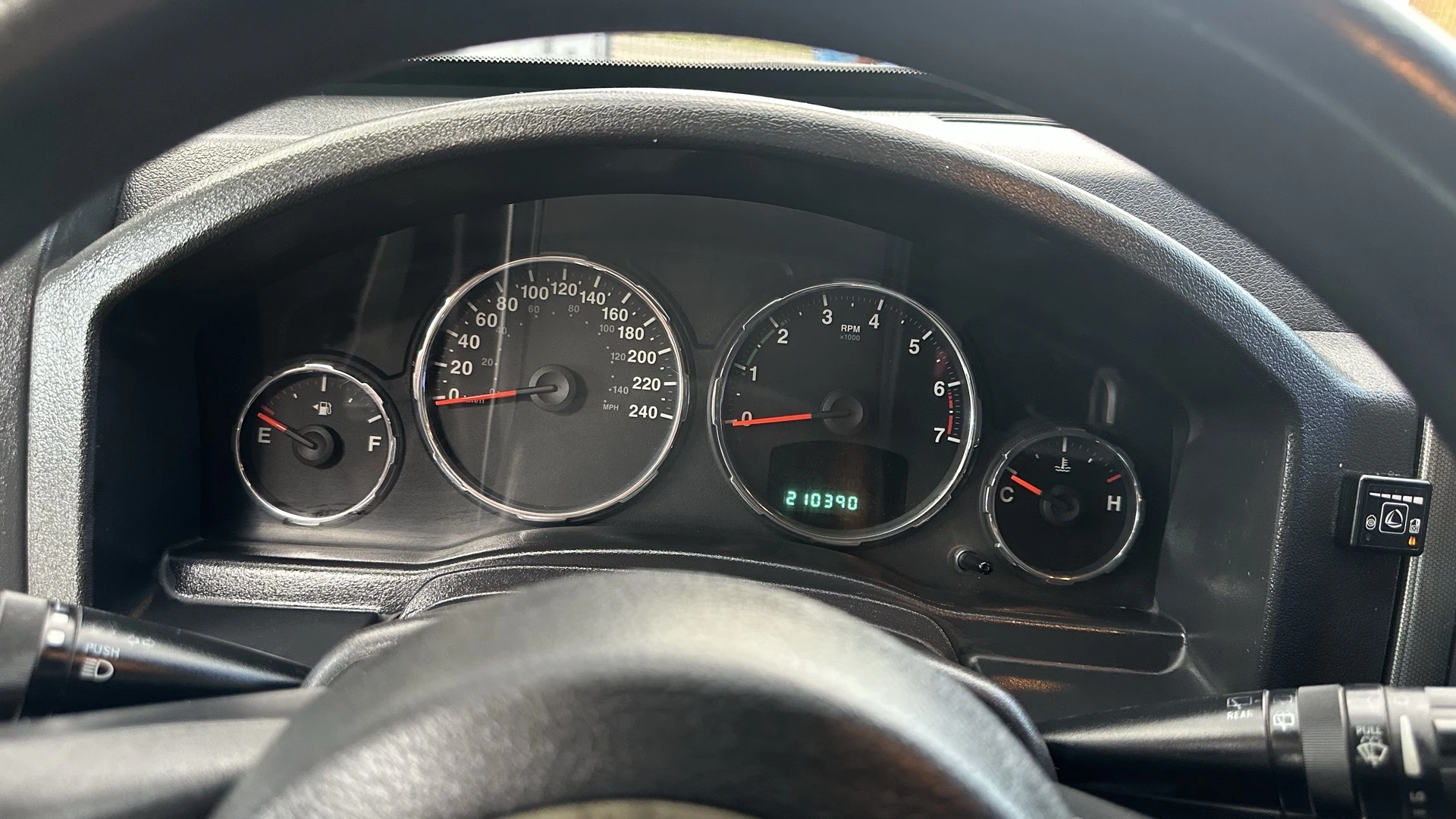 2012 Jeep Cherokee Sport 4x4 — photo 11