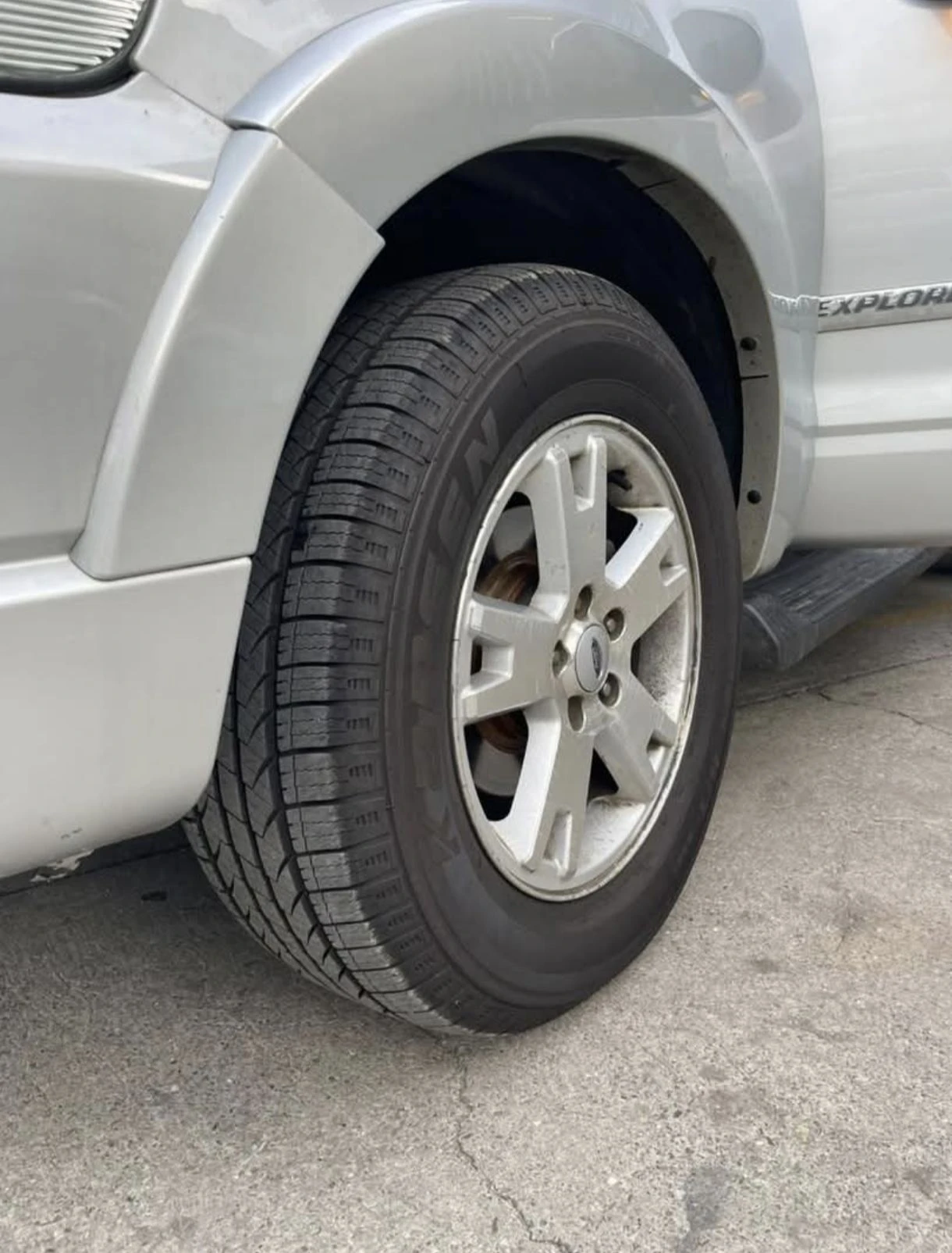 2010 Ford Explorer Eddie bauer — photo 8