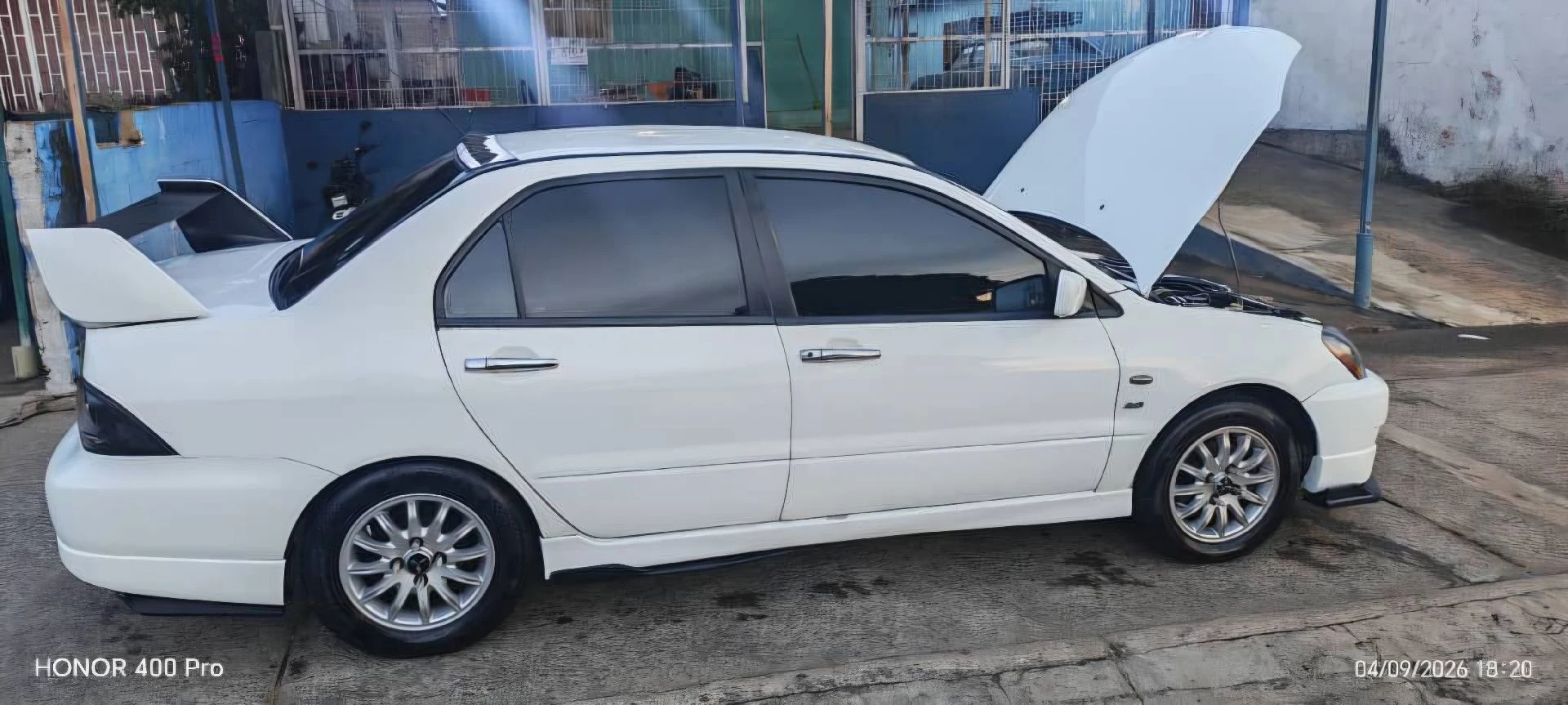 2011 Mitsubishi Lancer Touring — photo 10