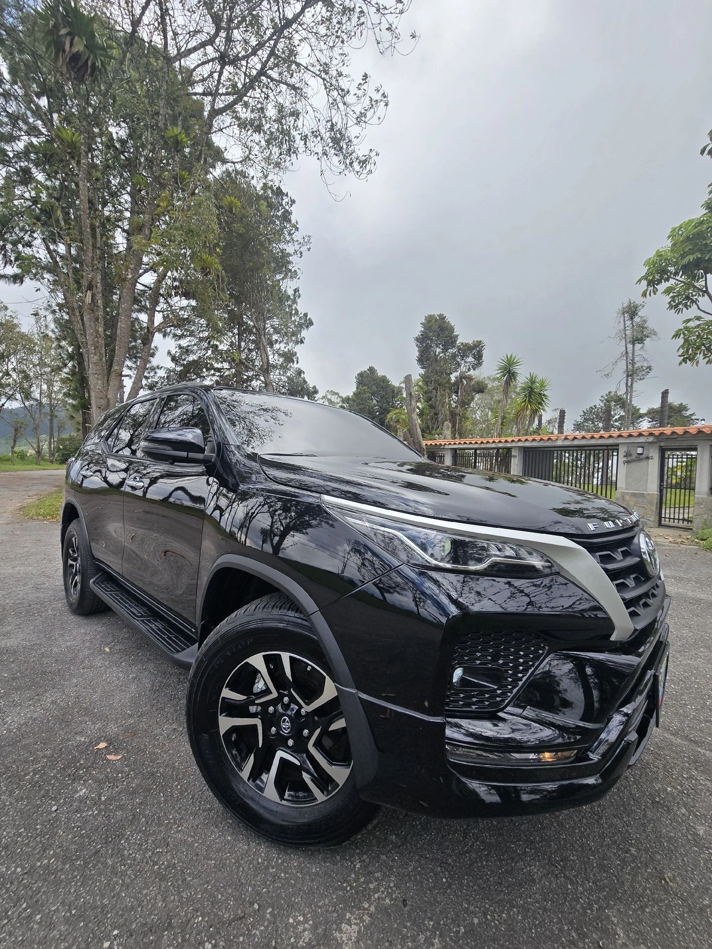 2025 Toyota Fortuner GXR — photo 5