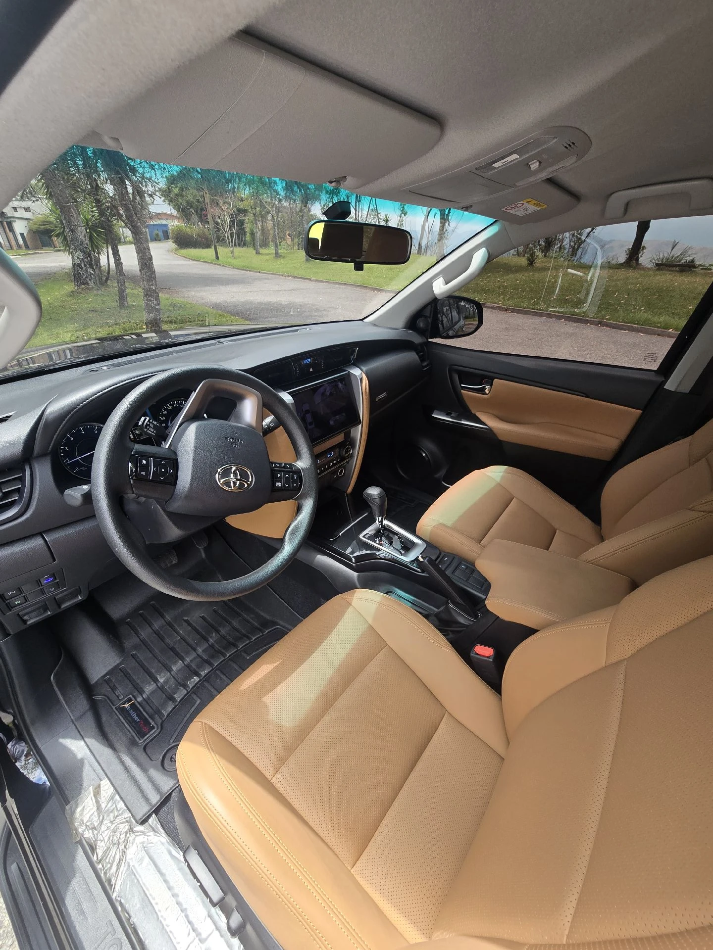 2025 Toyota Fortuner GXR — photo 8