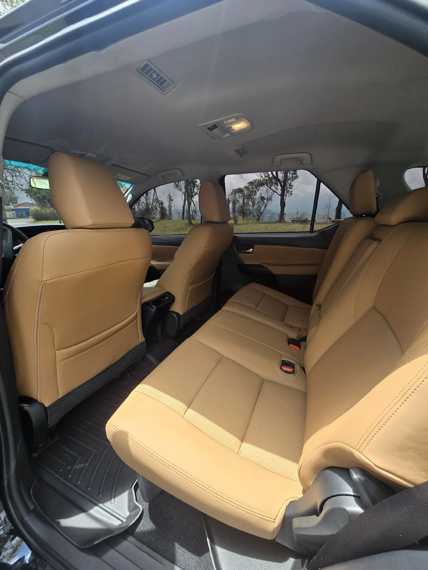 2025 Toyota Fortuner GXR — photo 9