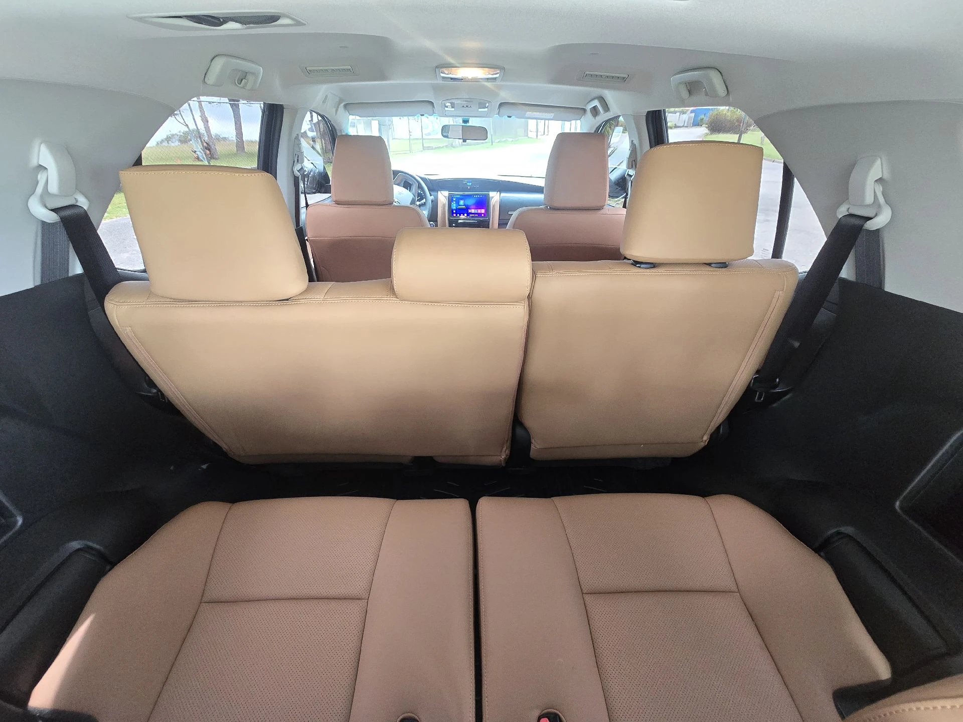 2025 Toyota Fortuner GXR — photo 11