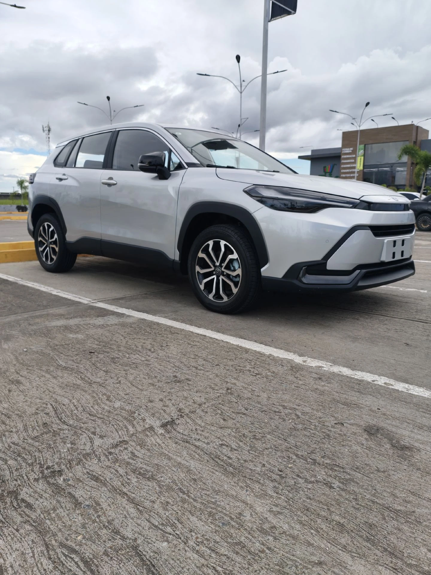 2025 Toyota Frontlander LEXURY EDITION — foto 2
