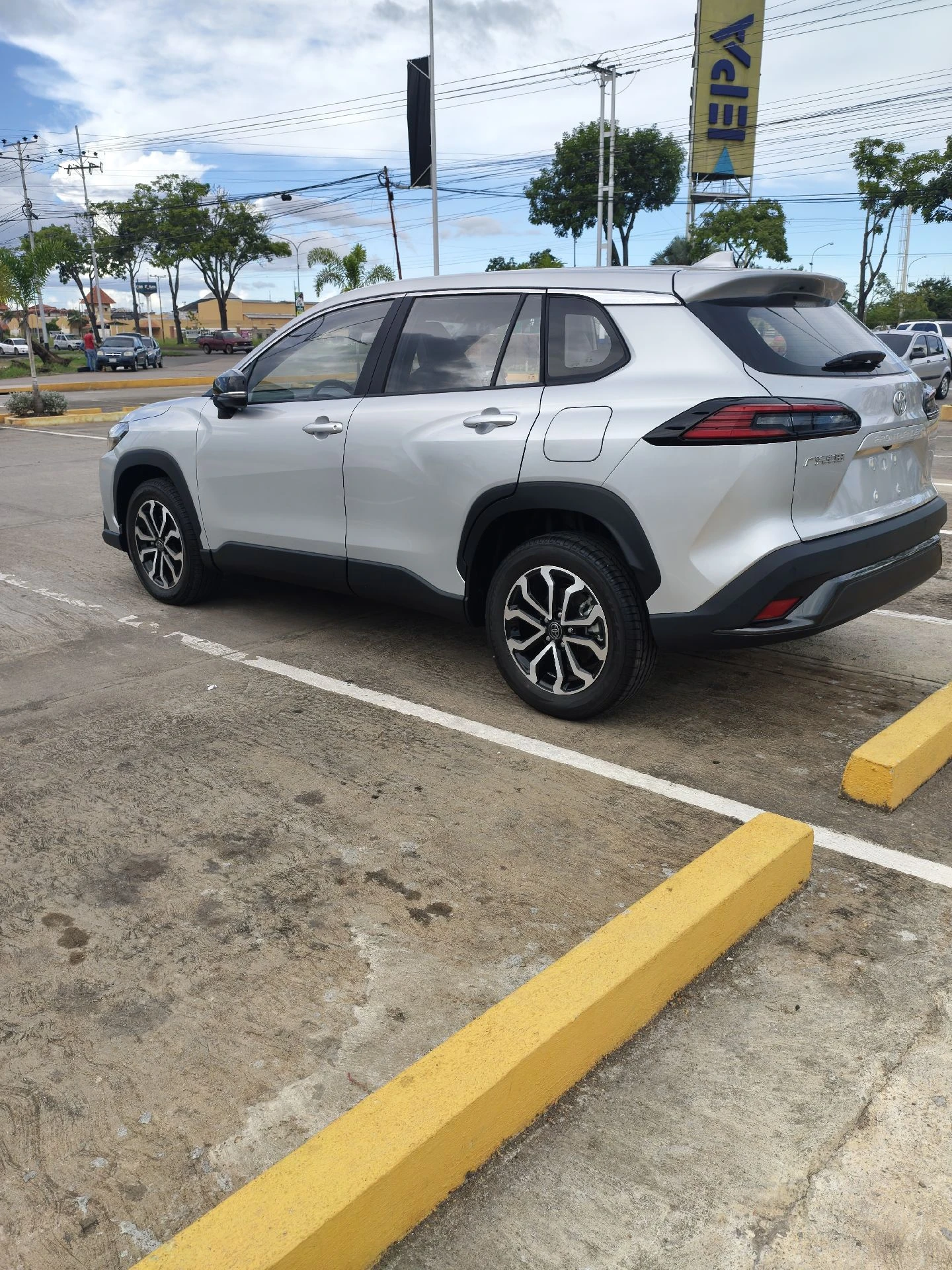 2025 Toyota Frontlander LEXURY EDITION — foto 3
