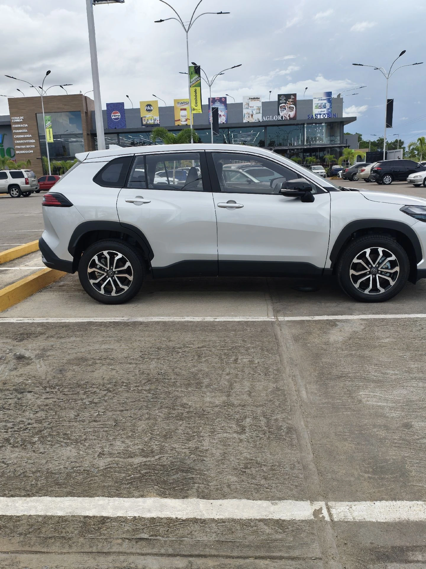 2025 Toyota Frontlander LEXURY EDITION — foto 4