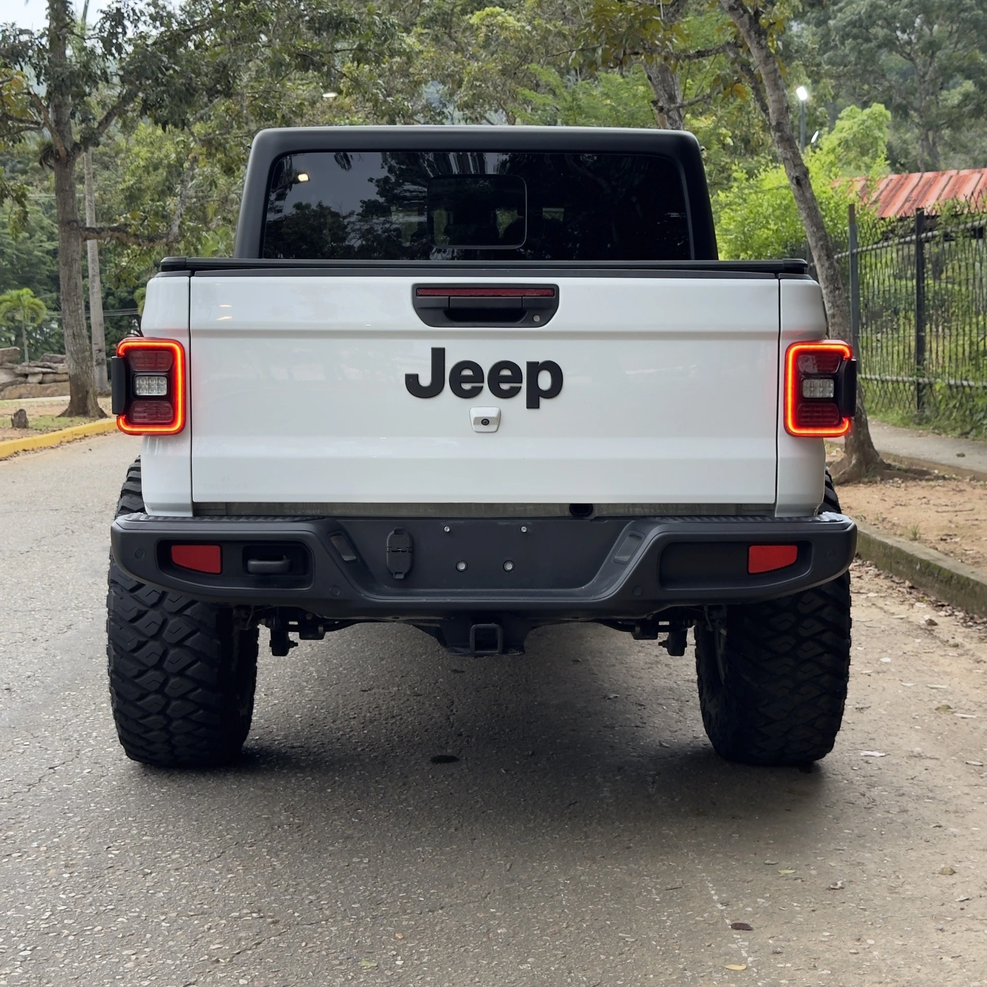 2024 Jeep Gladiator Sport — photo 6