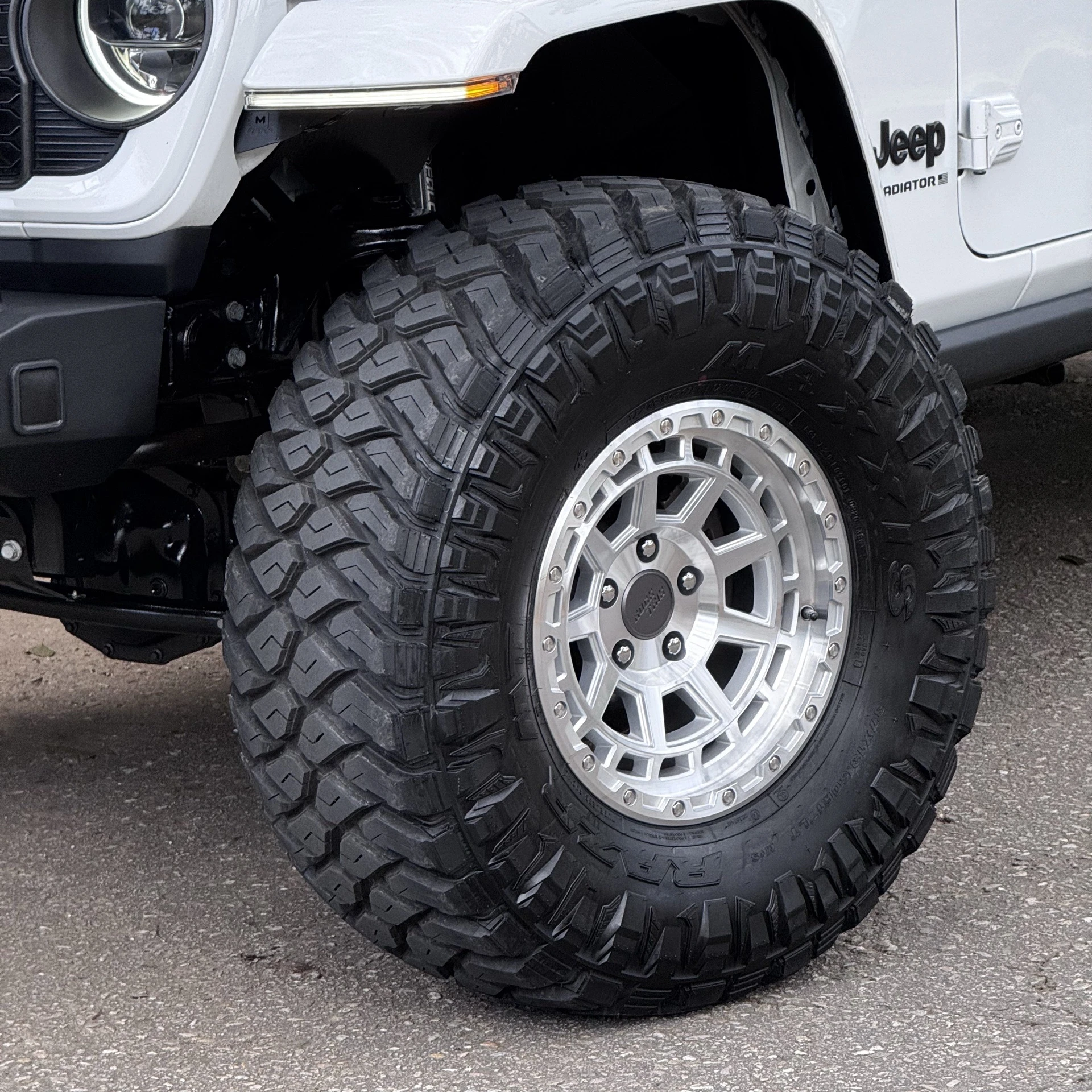 2024 Jeep Gladiator Sport — photo 8