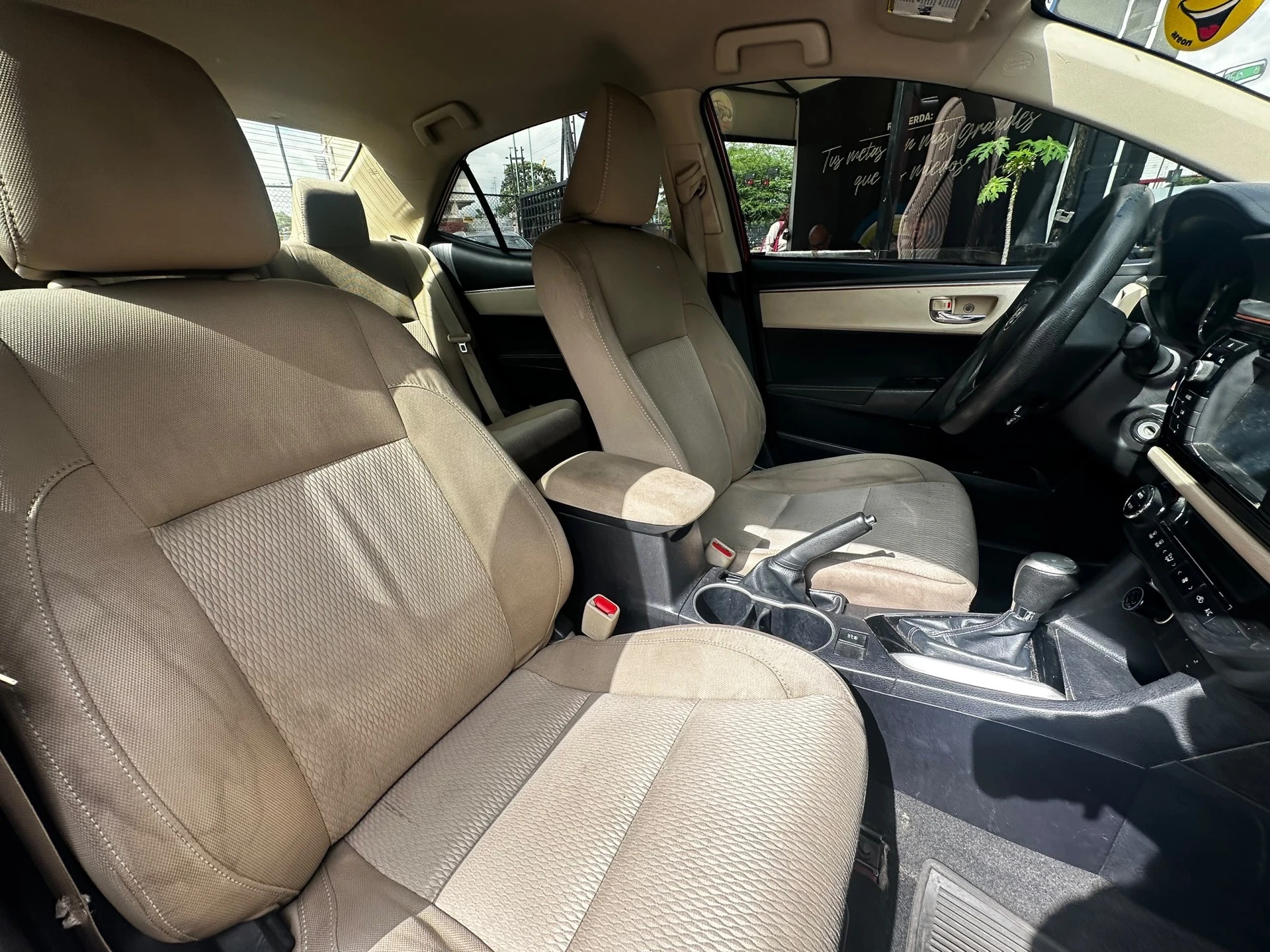 2014 Toyota Corolla LE — photo 5
