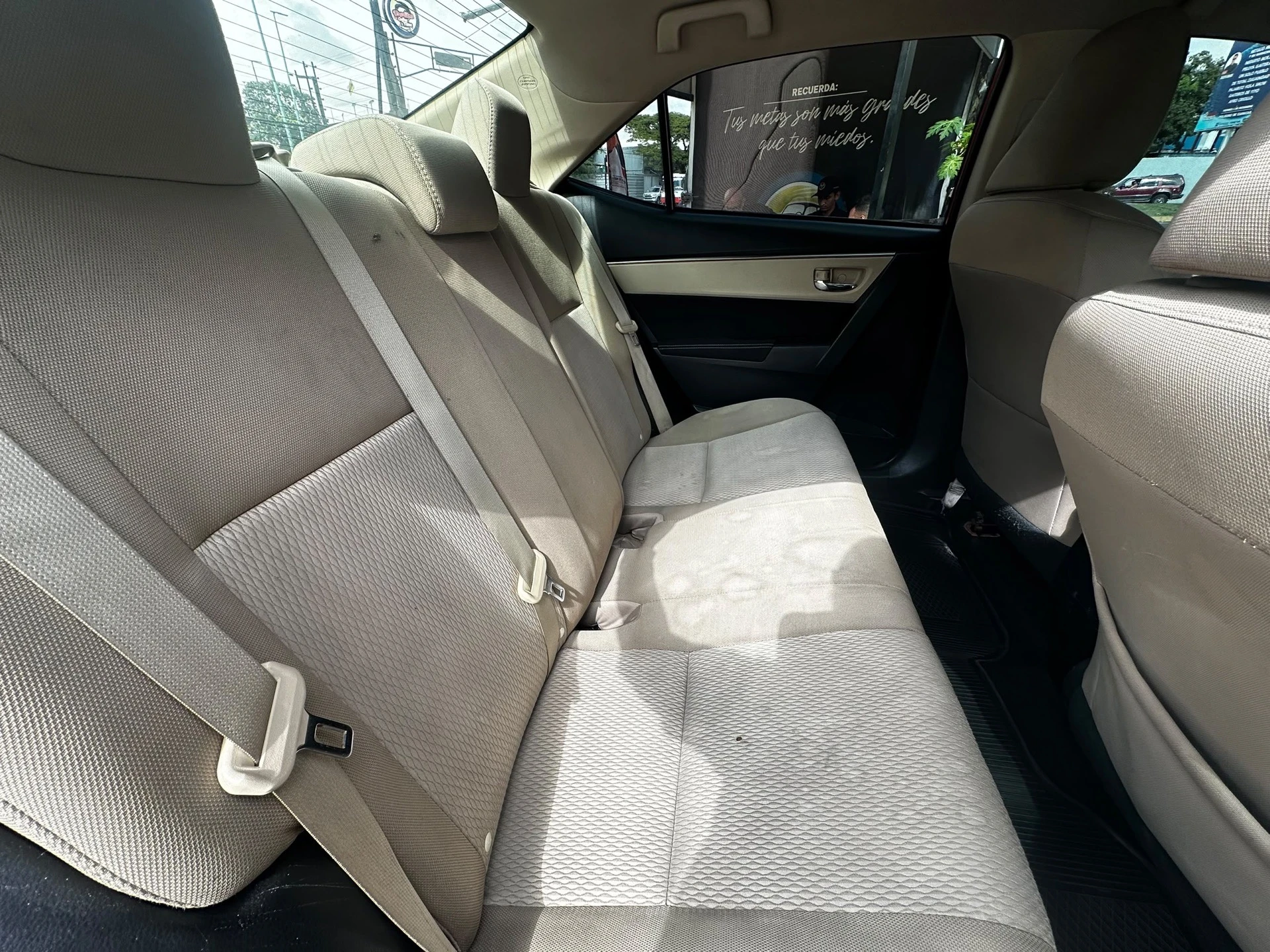 2014 Toyota Corolla LE — photo 6