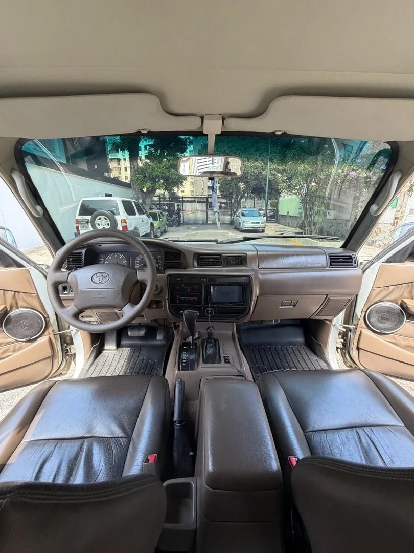 2007 Toyota Land Cruiser — photo 47