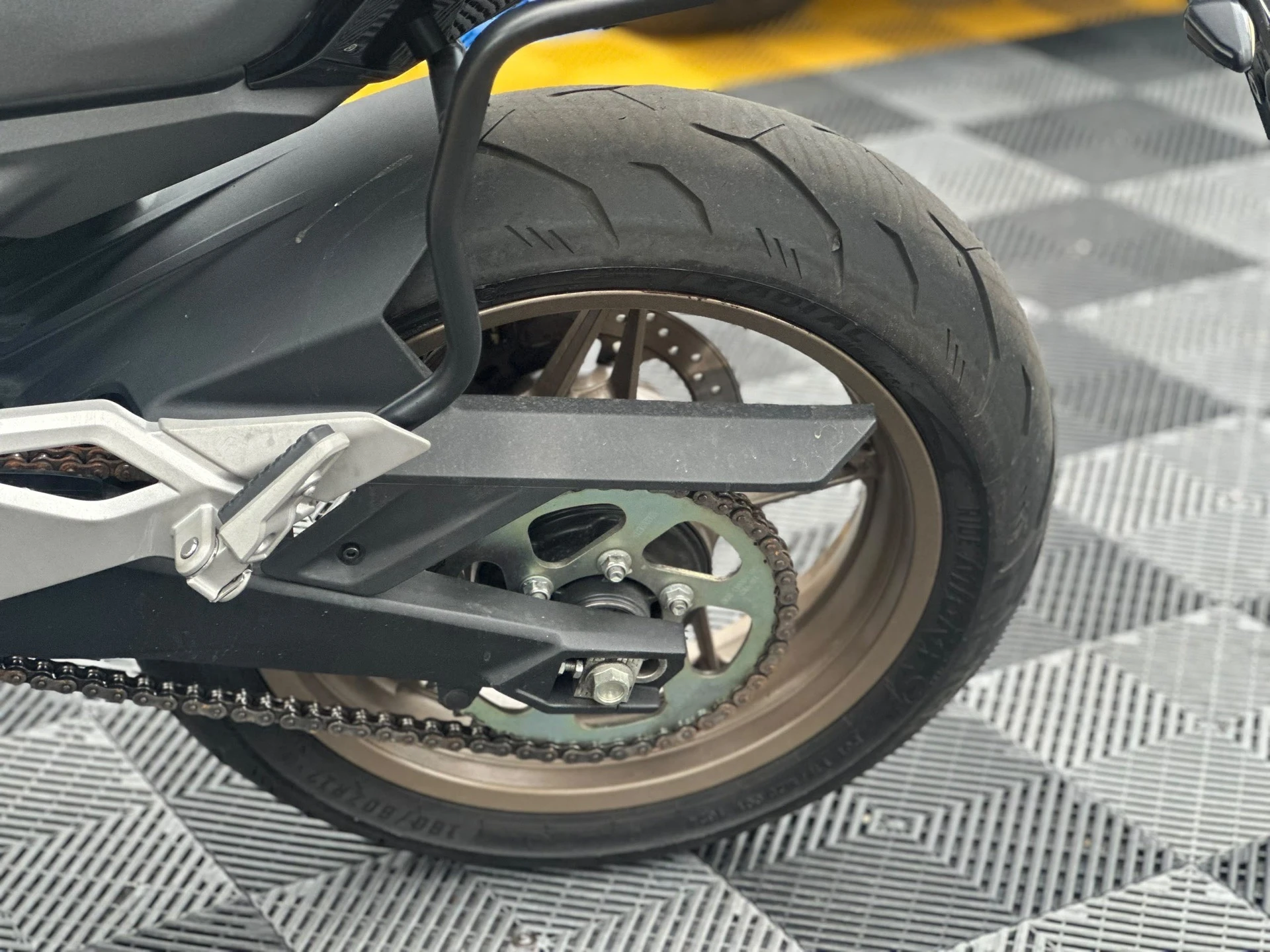 2025 CFMoto 700MT — photo 2