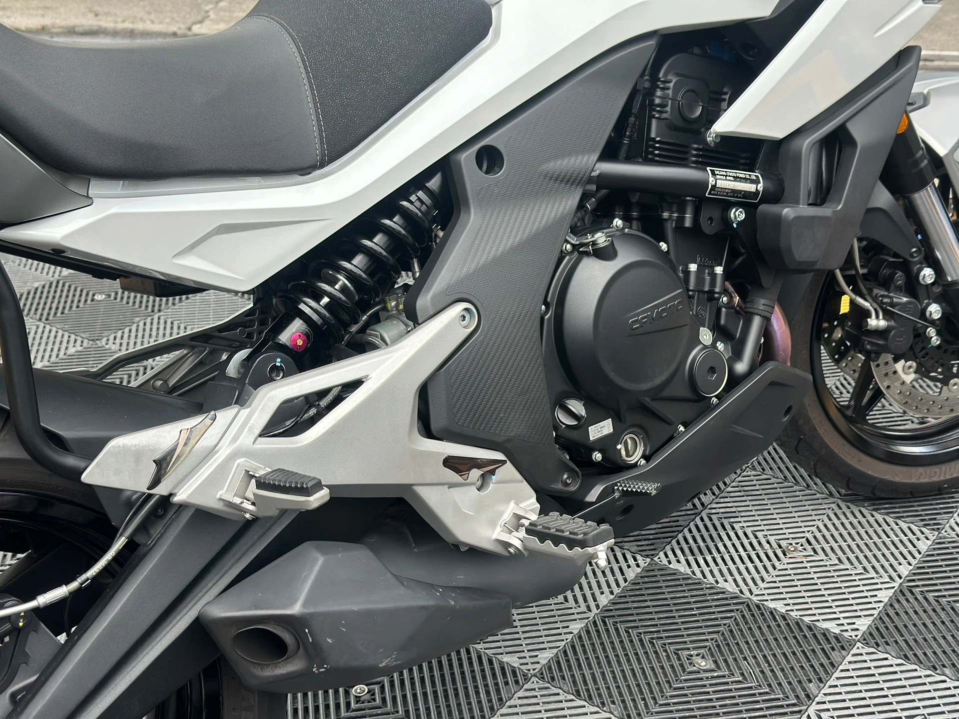 2025 CFMoto 700MT — photo 11