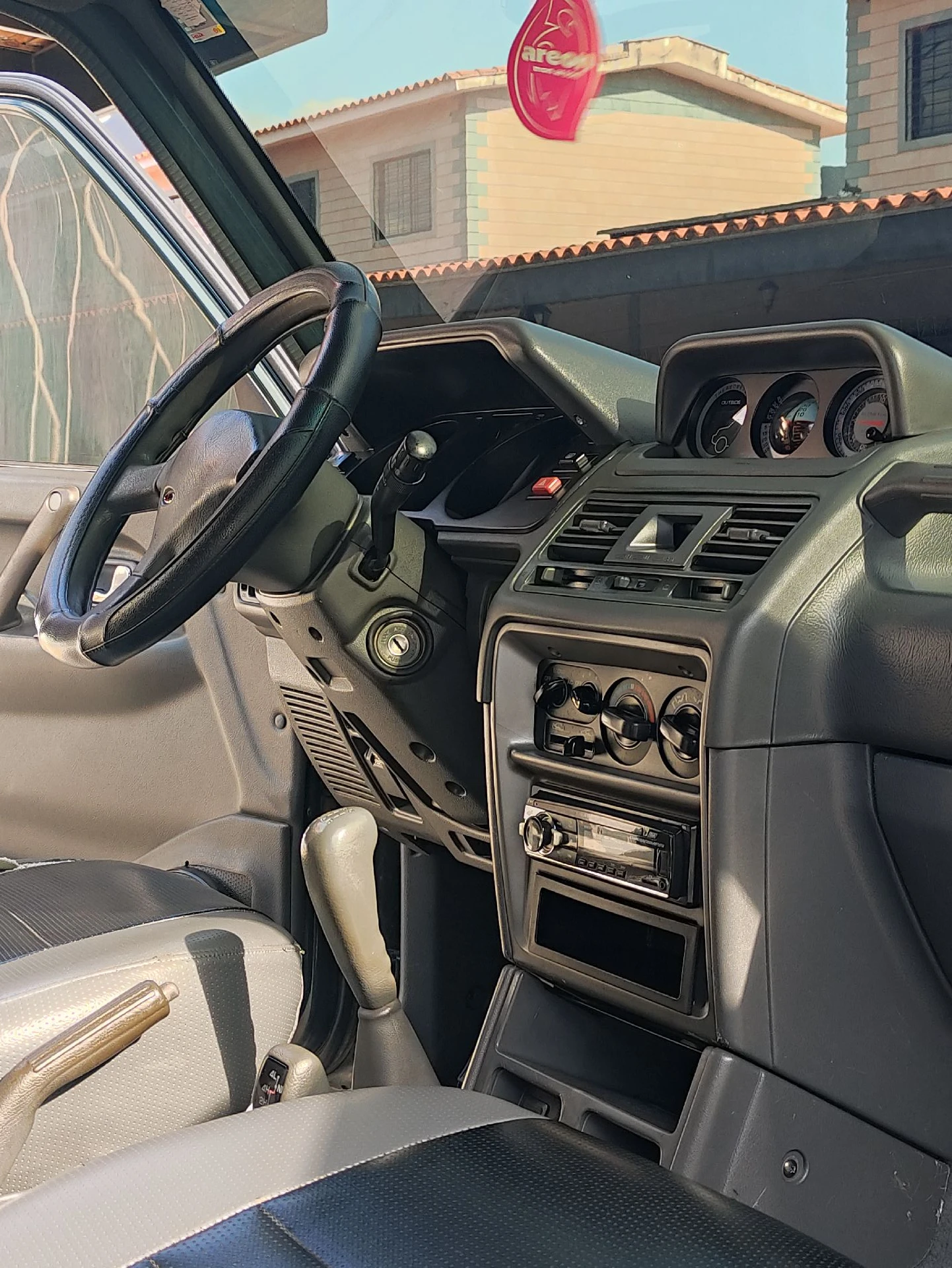 2008 Mitsubishi Montero Dakar — photo 8