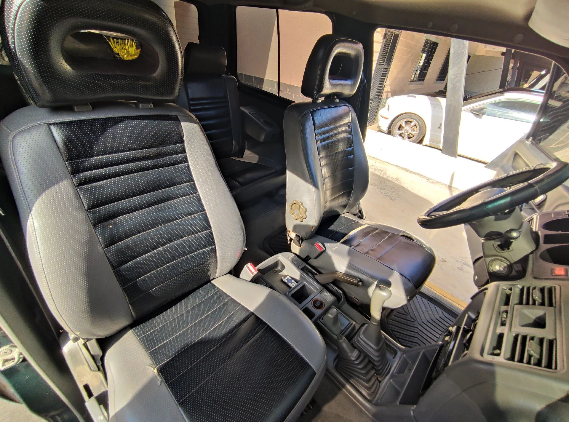 2008 Mitsubishi Montero Dakar — photo 9