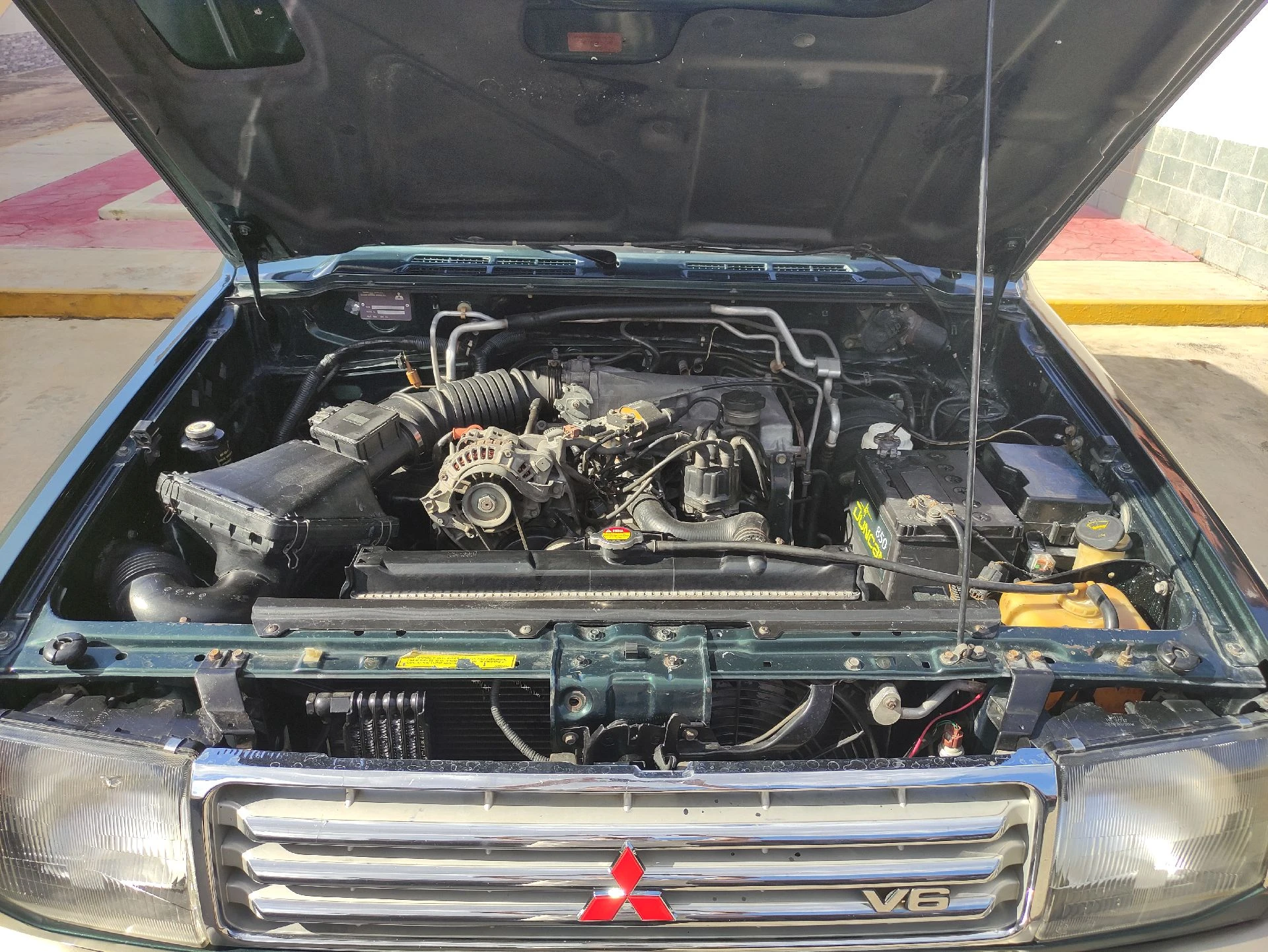 2008 Mitsubishi Montero Dakar — photo 14