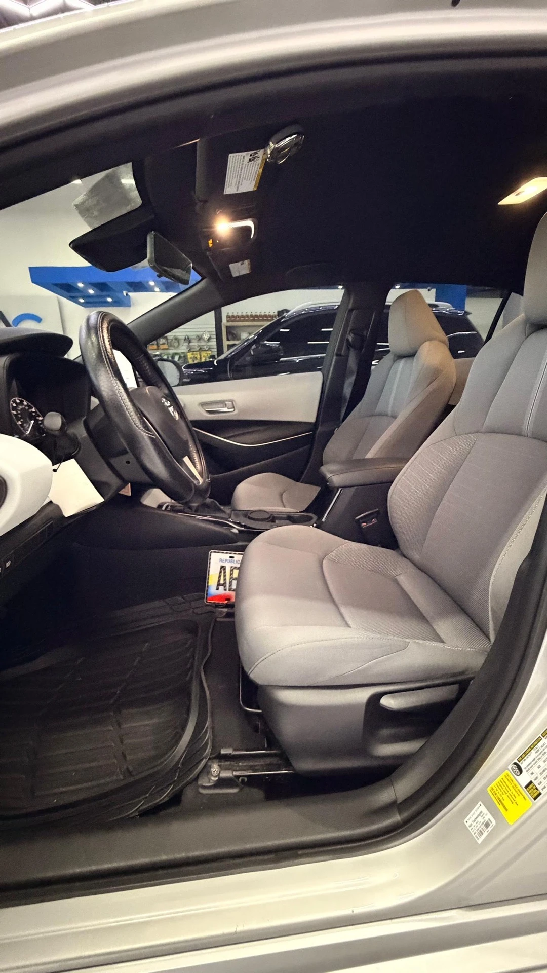 2025 Toyota Corolla SE — photo 4