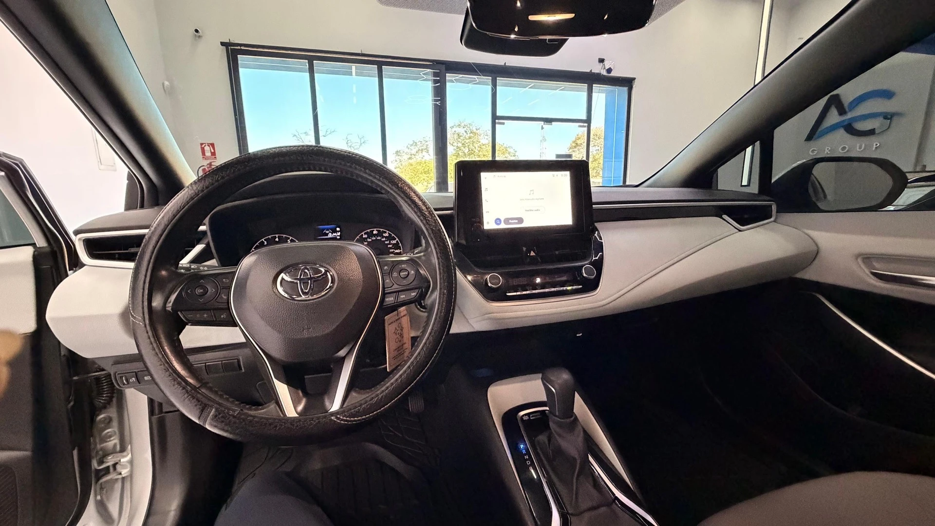 2025 Toyota Corolla SE — photo 8