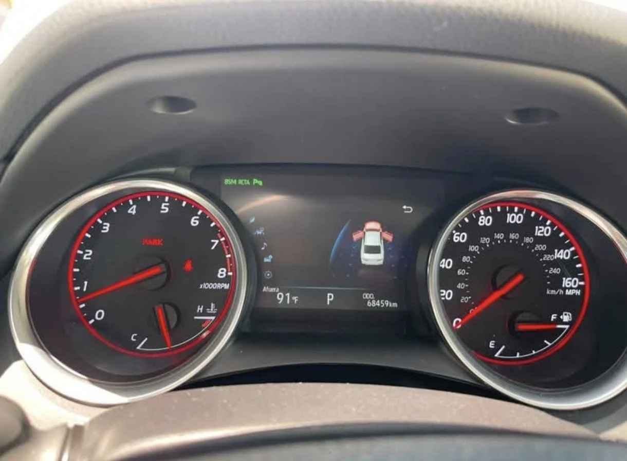 2016 Toyota Camry SE — photo 7