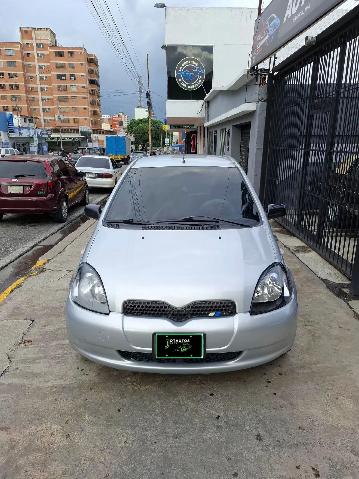 2002 Toyota Yaris Sol 1.3 — photo 2