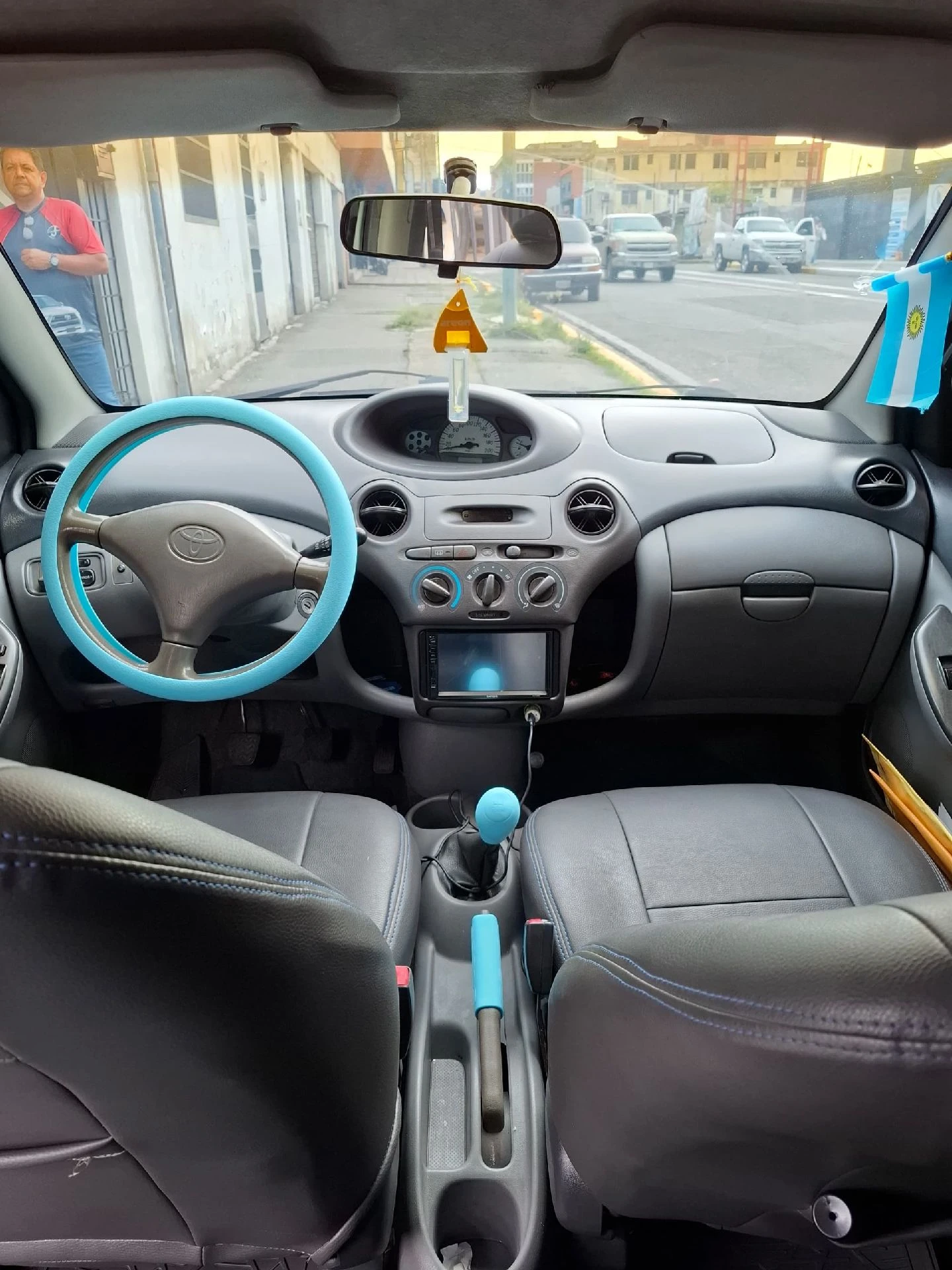 2002 Toyota Yaris Sol 1.3 — photo 17