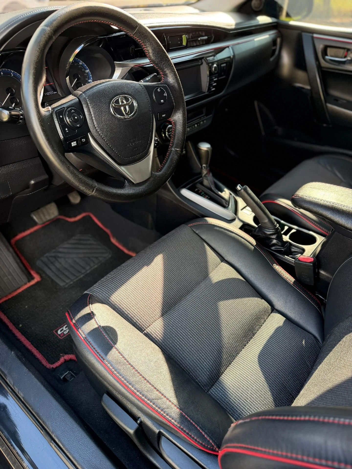 2016 Toyota Corolla S — foto 6