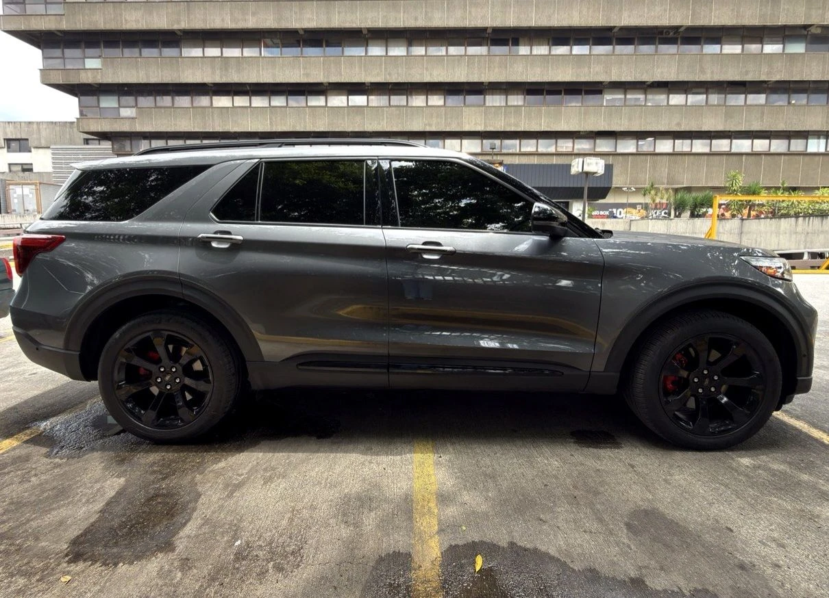 2022 Ford Explorer ST — foto 7