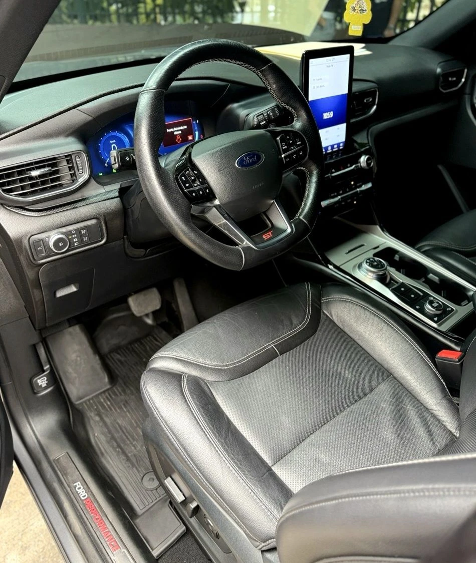 2022 Ford Explorer ST — foto 12