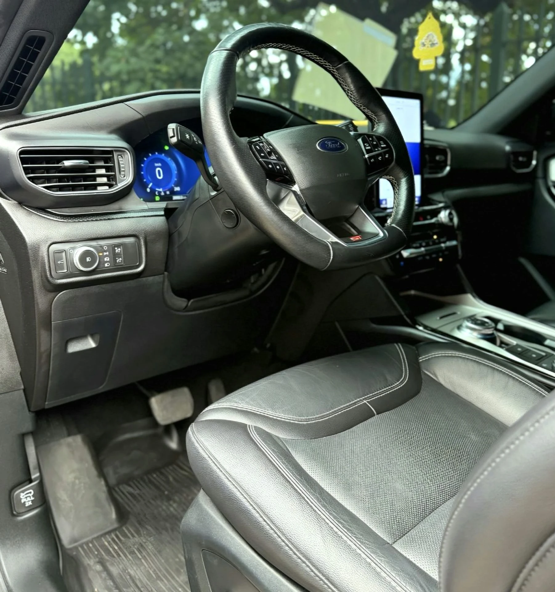 2022 Ford Explorer ST — foto 16