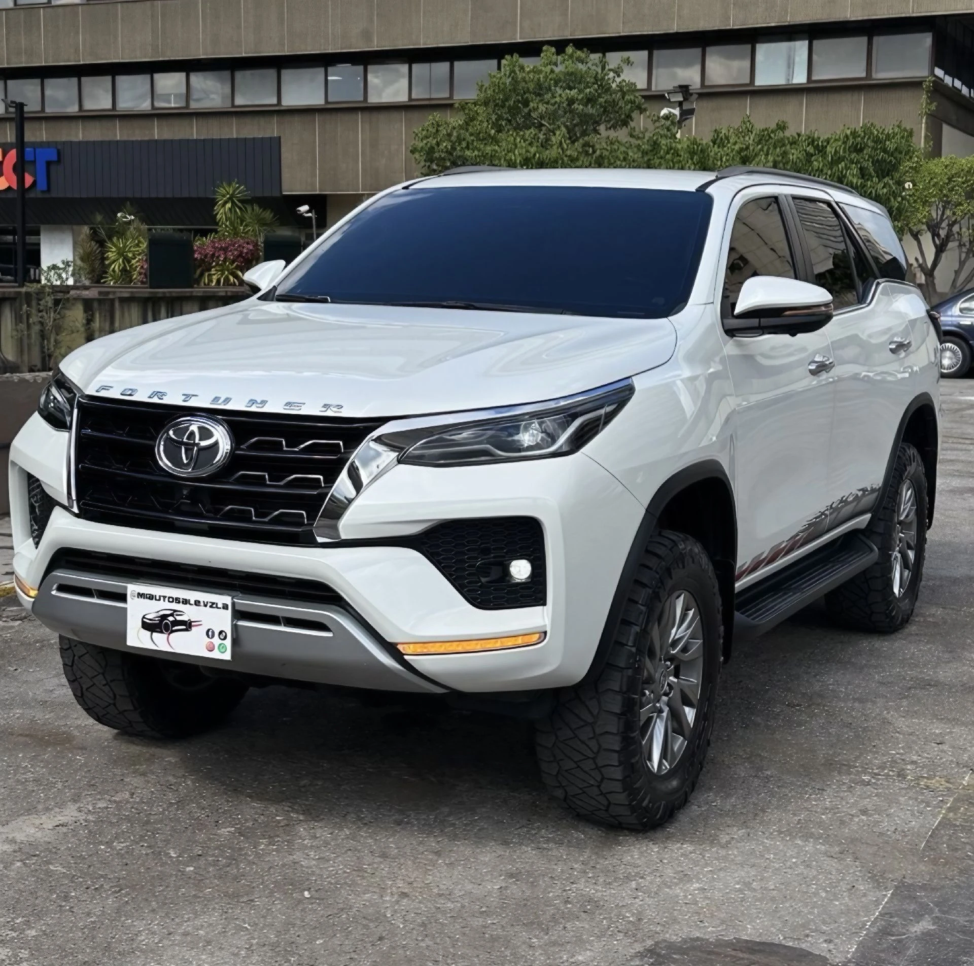 2024 Toyota Fortuner SR5 — foto 8