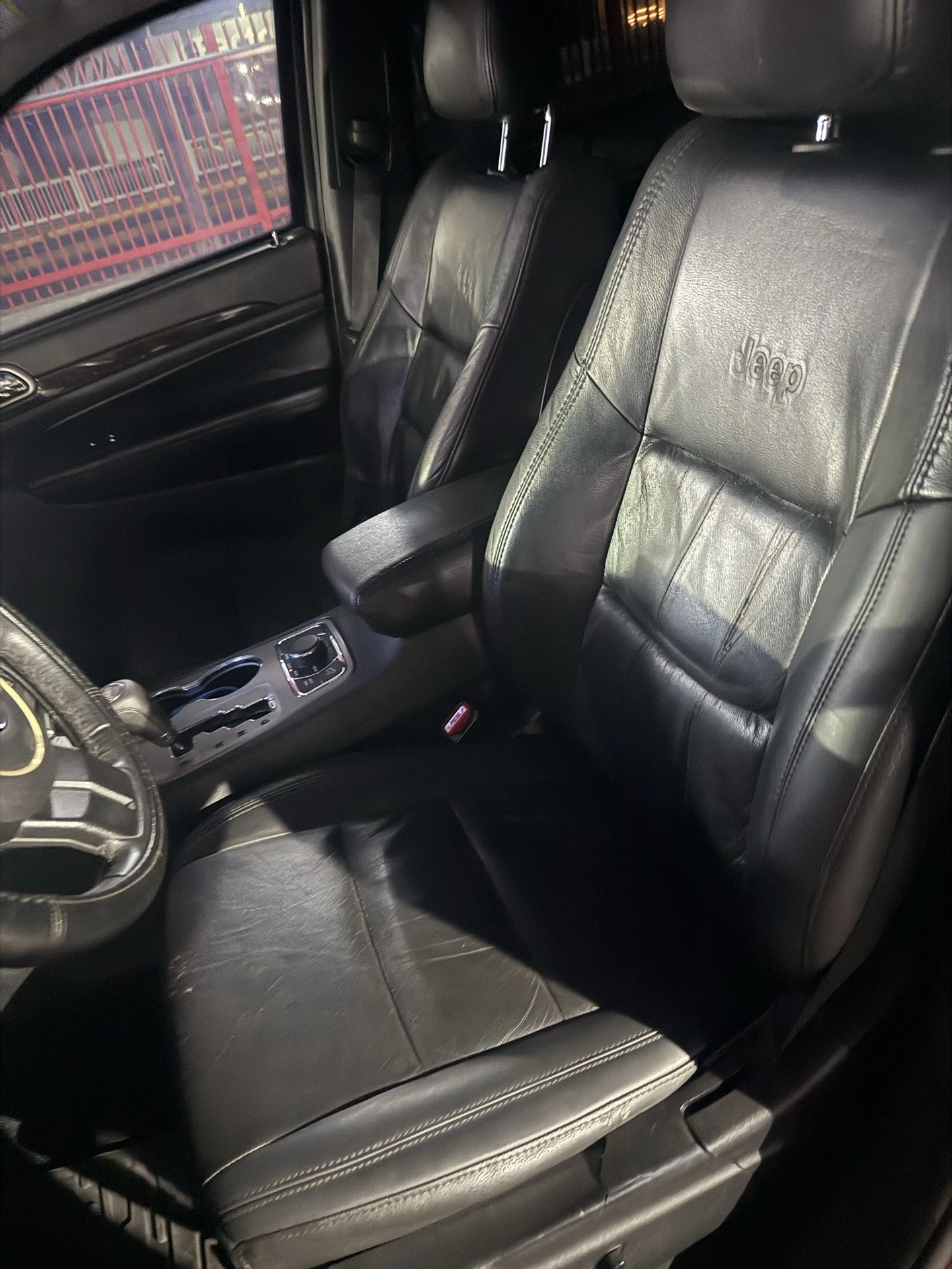 2012 Jeep Grand Cherokee LAREDO — foto 6
