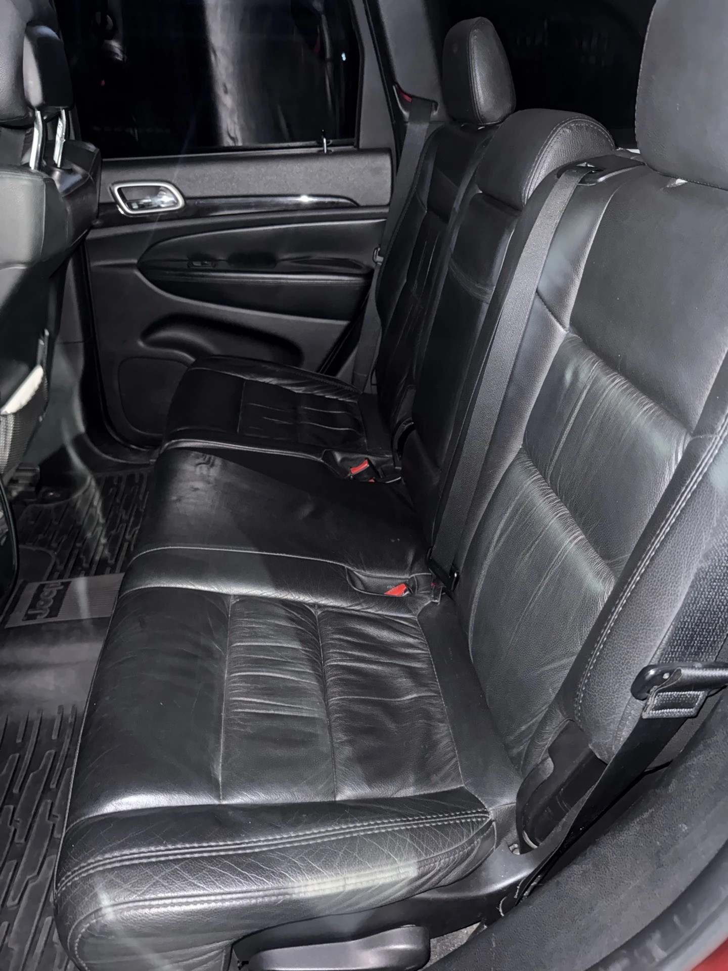 2012 Jeep Grand Cherokee LAREDO — foto 7