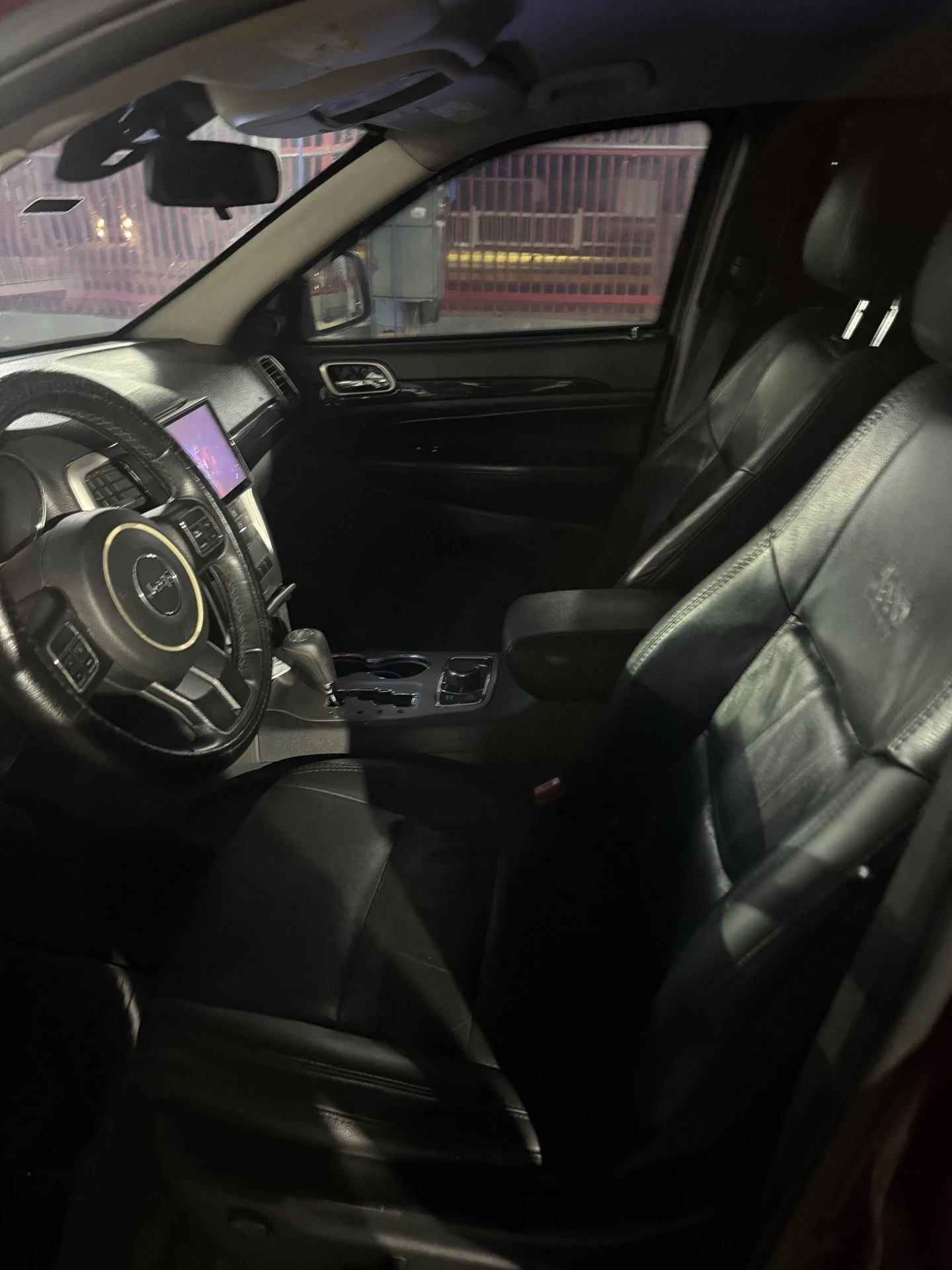 2012 Jeep Grand Cherokee LAREDO — foto 8