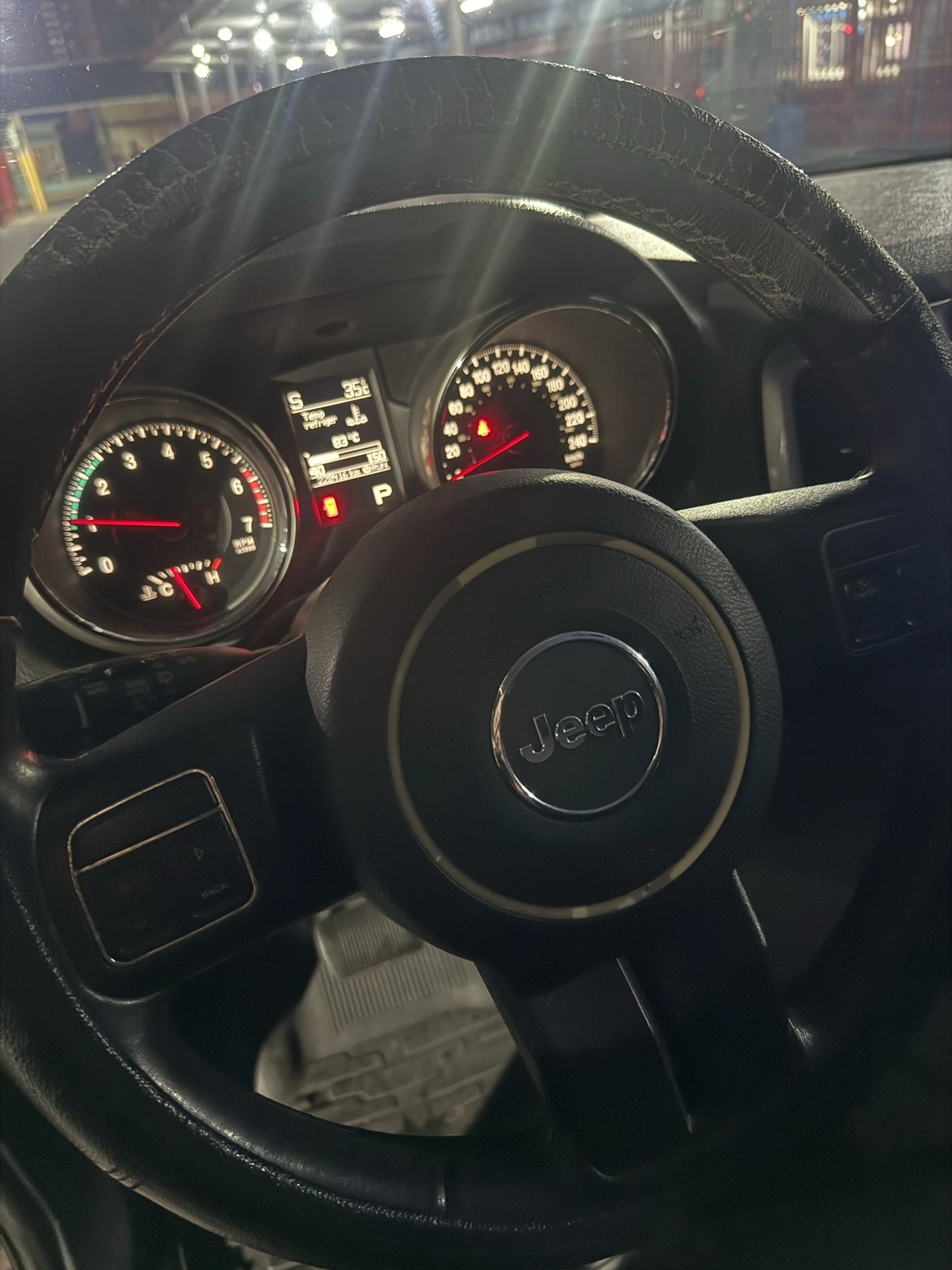 2012 Jeep Grand Cherokee LAREDO — foto 9