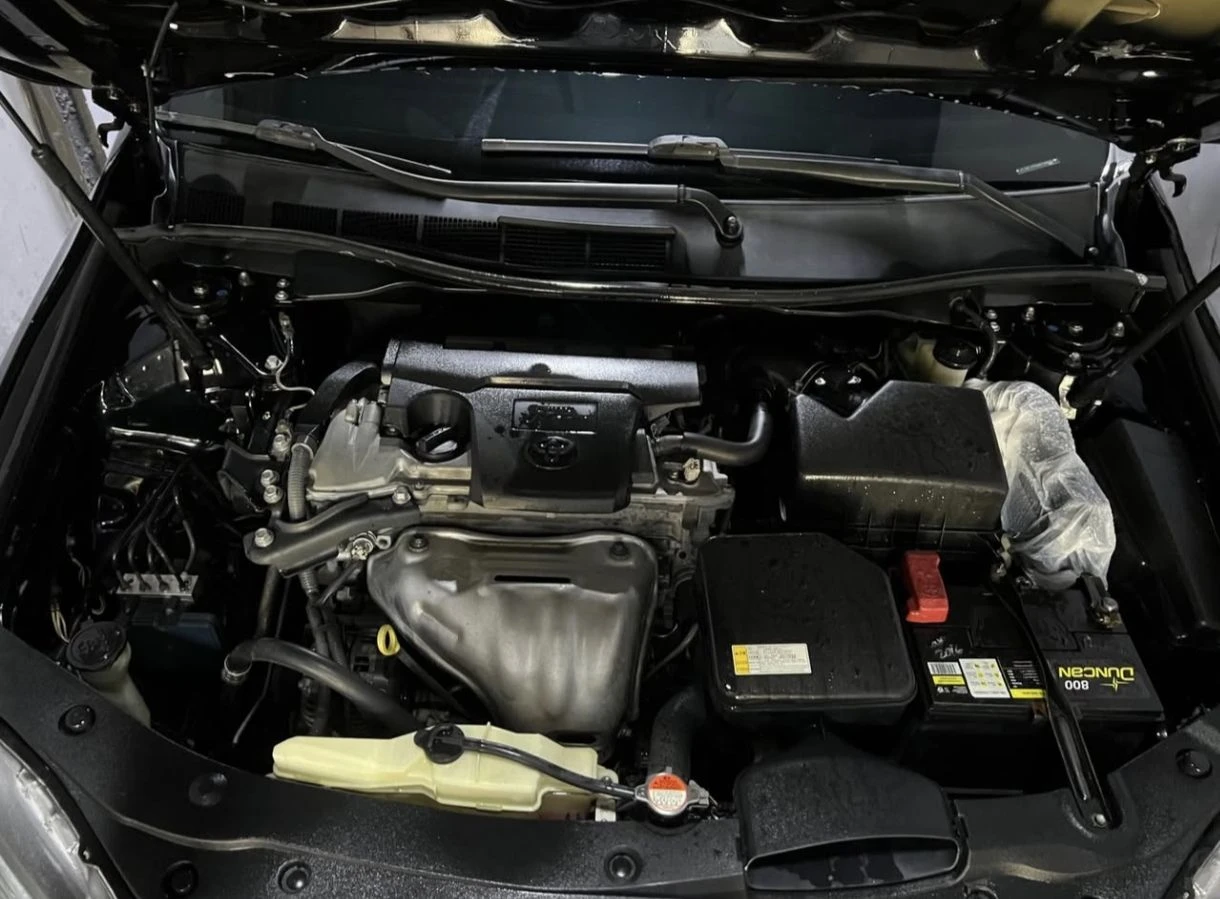 2016 Toyota Camry SE — foto 3