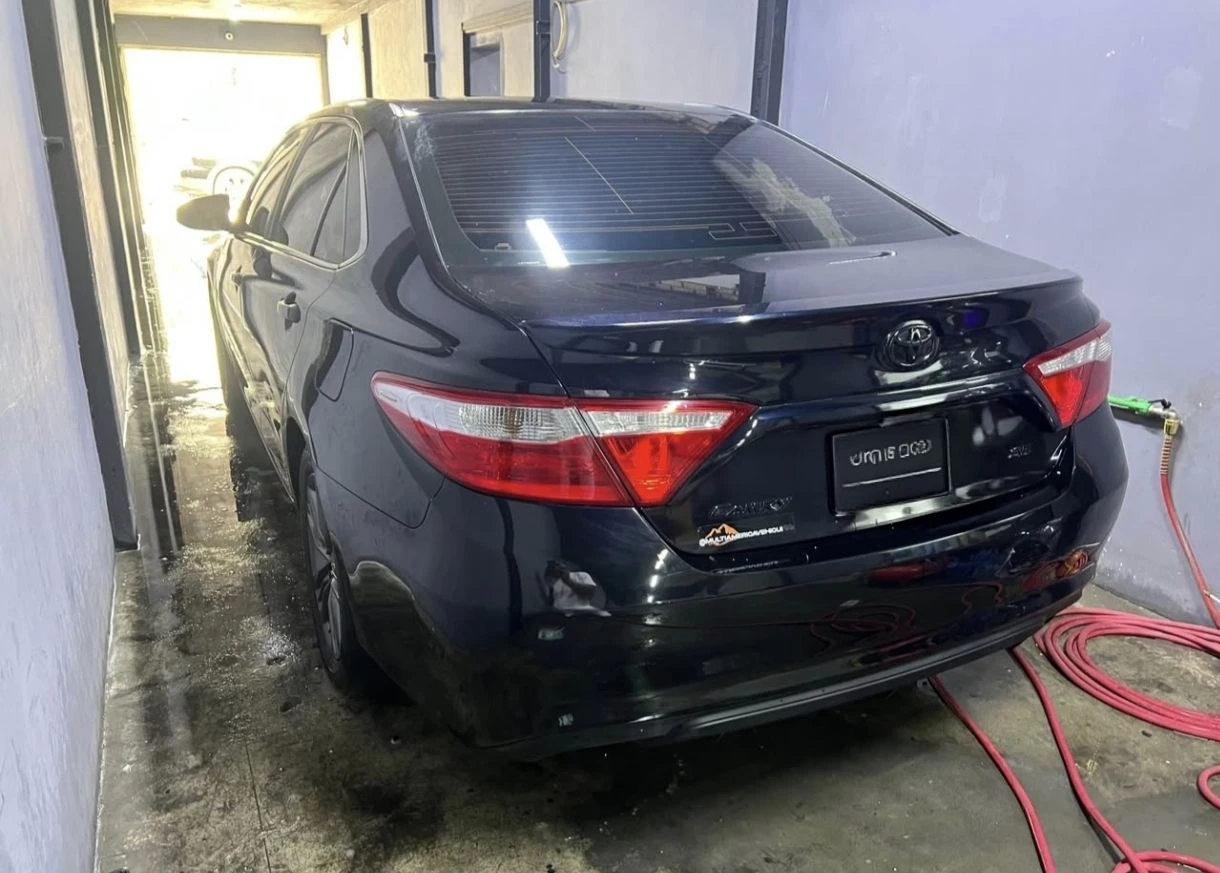 2016 Toyota Camry SE — foto 2