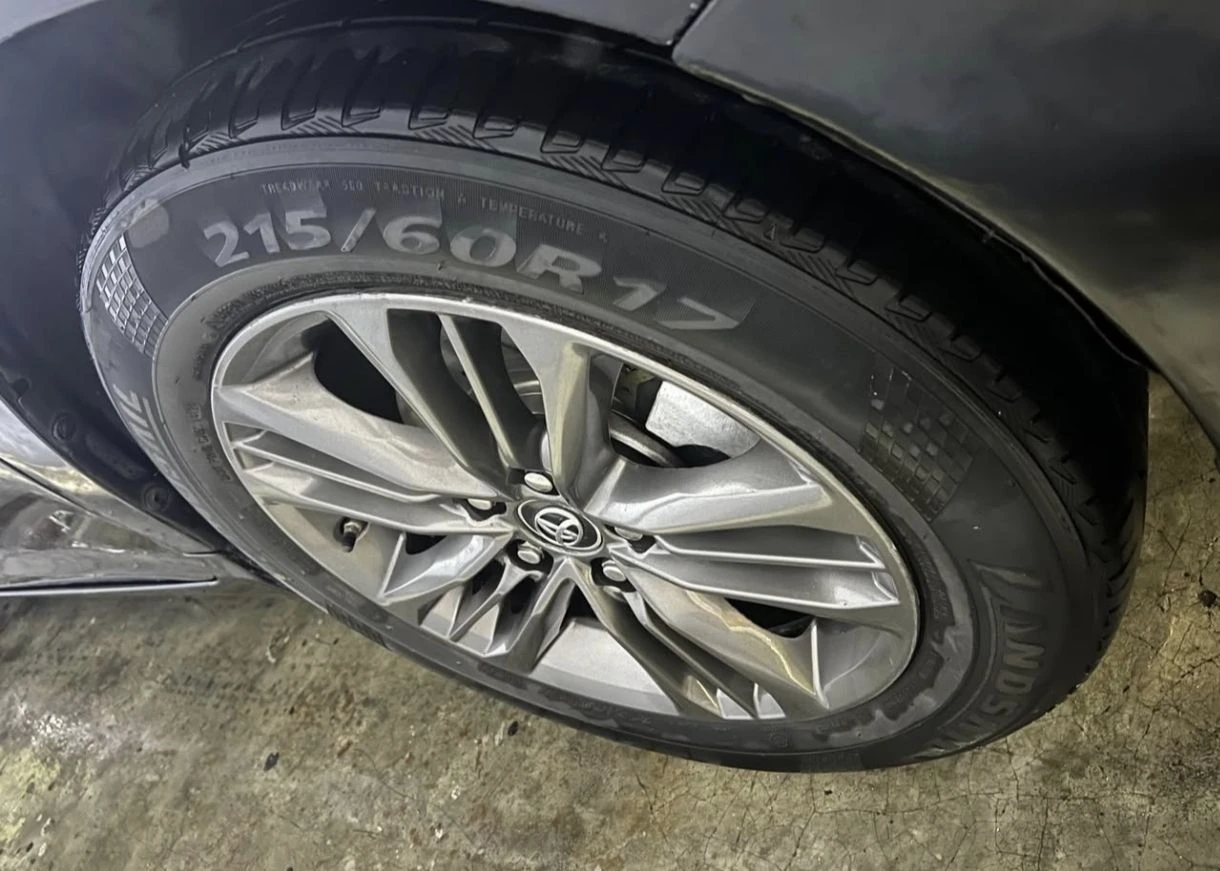 2016 Toyota Camry SE — foto 7